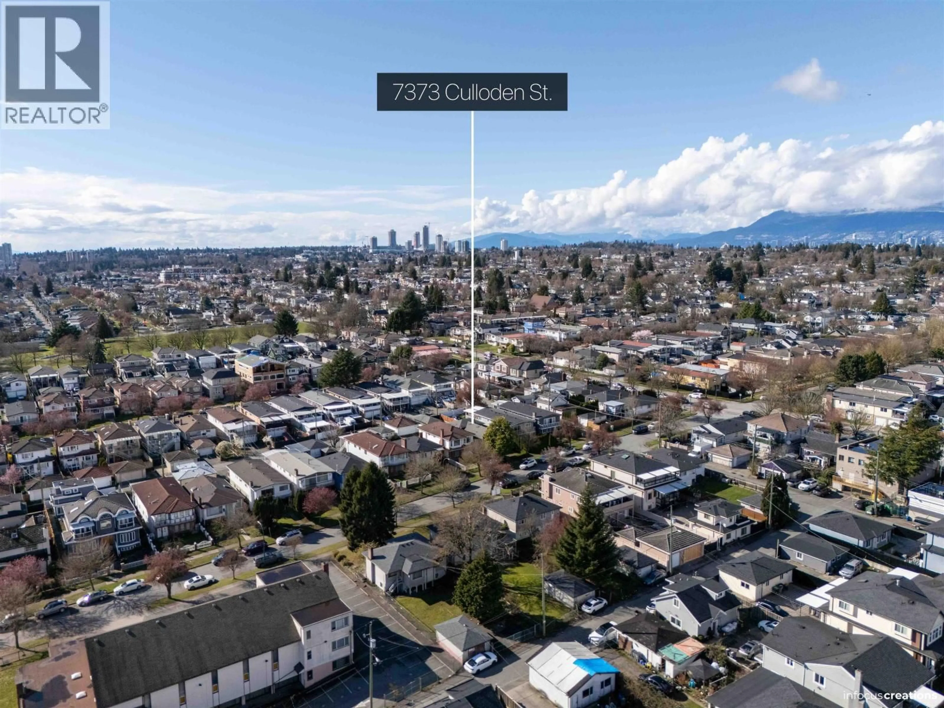 A pic from outside/outdoor area/front of a property/back of a property/a pic from drone, mountain view for 7373 CULLODEN STREET, Vancouver British Columbia V5X4K3