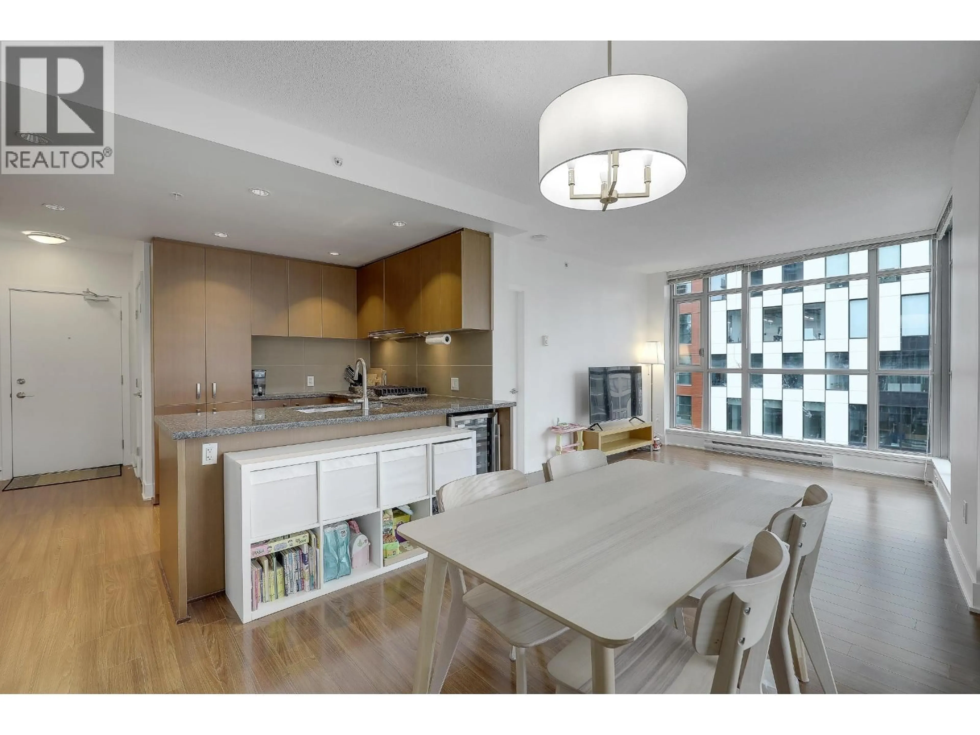 Open concept kitchen, unknown for 1002 - 3008 GLEN DRIVE, Coquitlam British Columbia V3B0J5