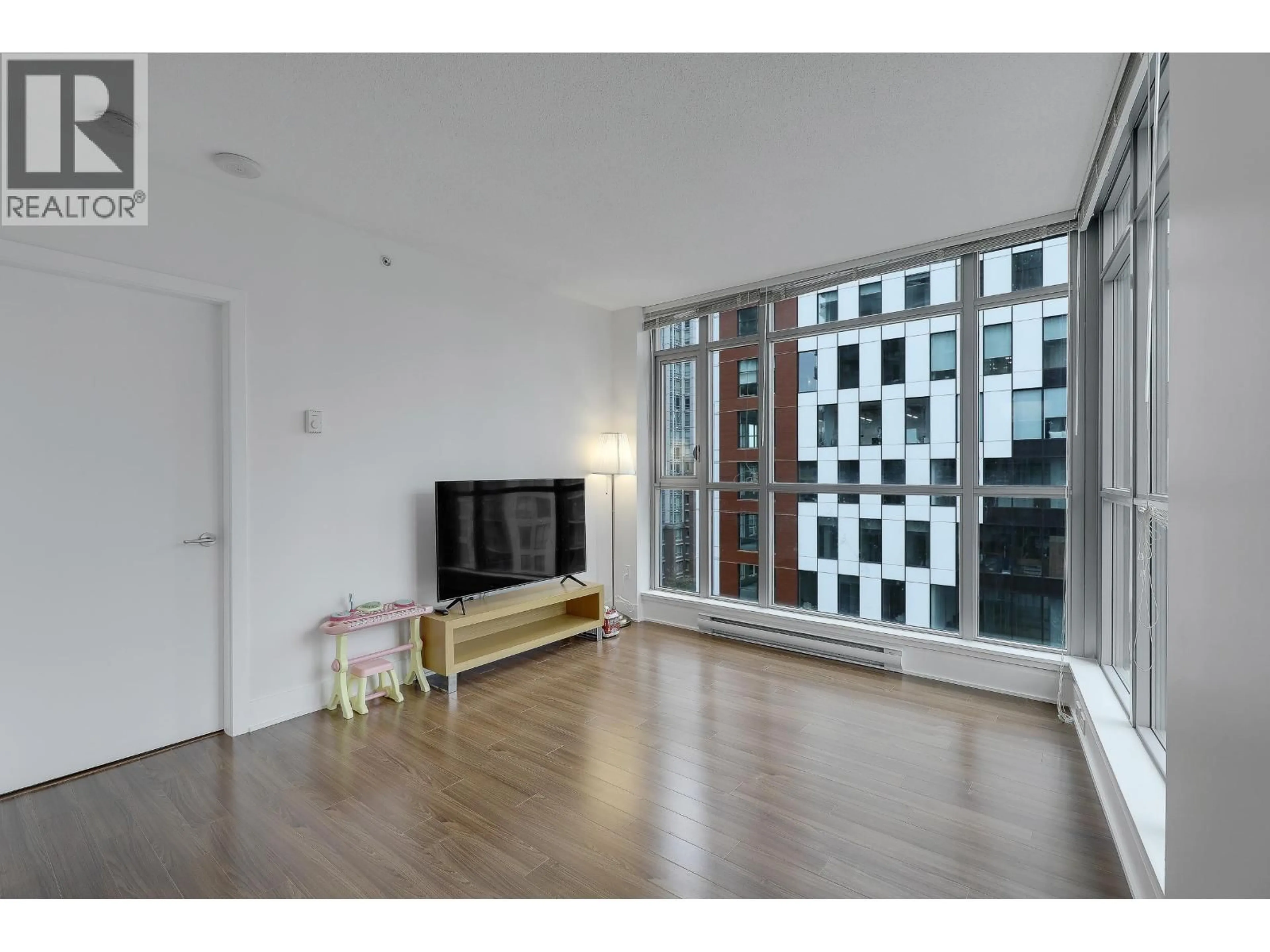 A pic of a room for 1002 - 3008 GLEN DRIVE, Coquitlam British Columbia V3B0J5