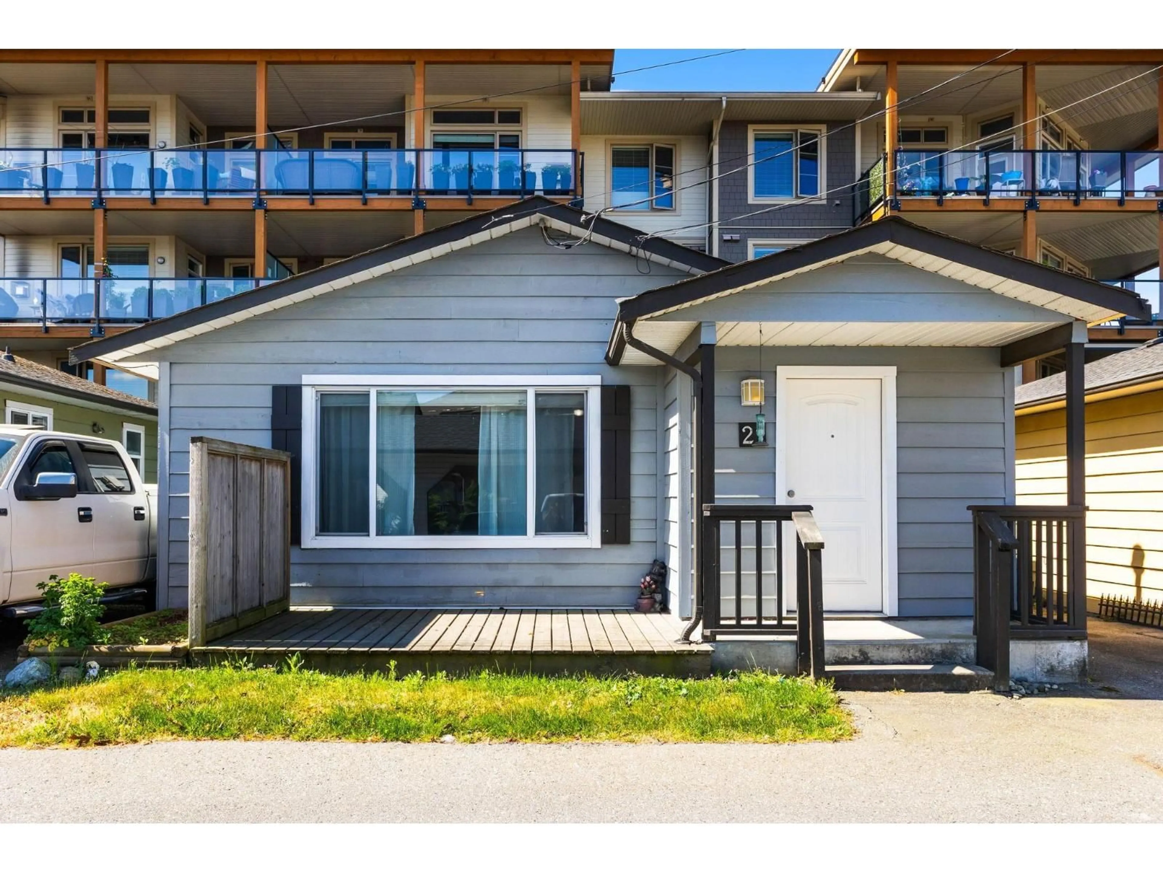 Home with vinyl exterior material, street for 21 - 5648 VEDDER ROAD, Chilliwack British Columbia V2R3M8