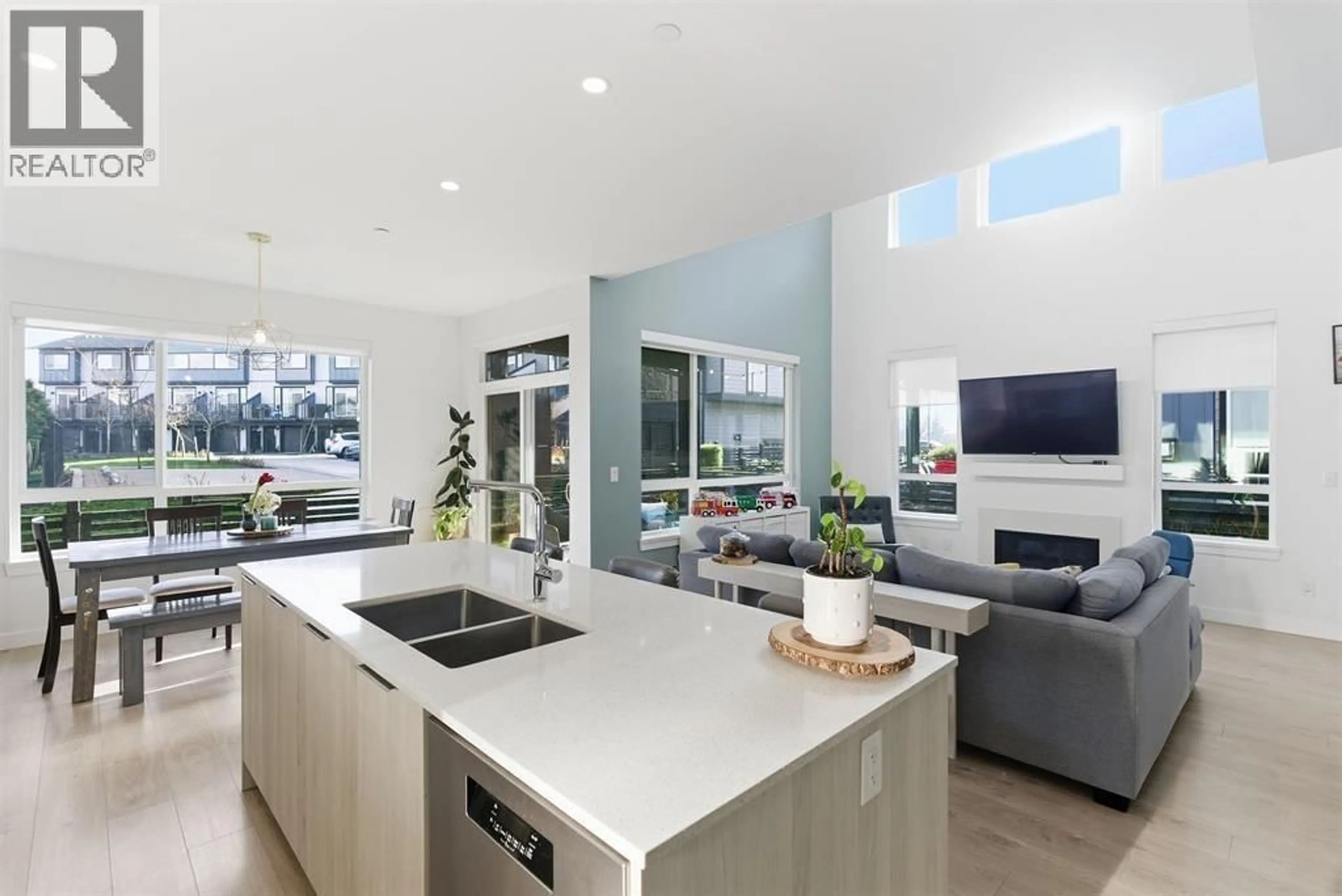 Open concept kitchen, unknown for 2478A WREN DRIVE, Delta British Columbia V4M0E6
