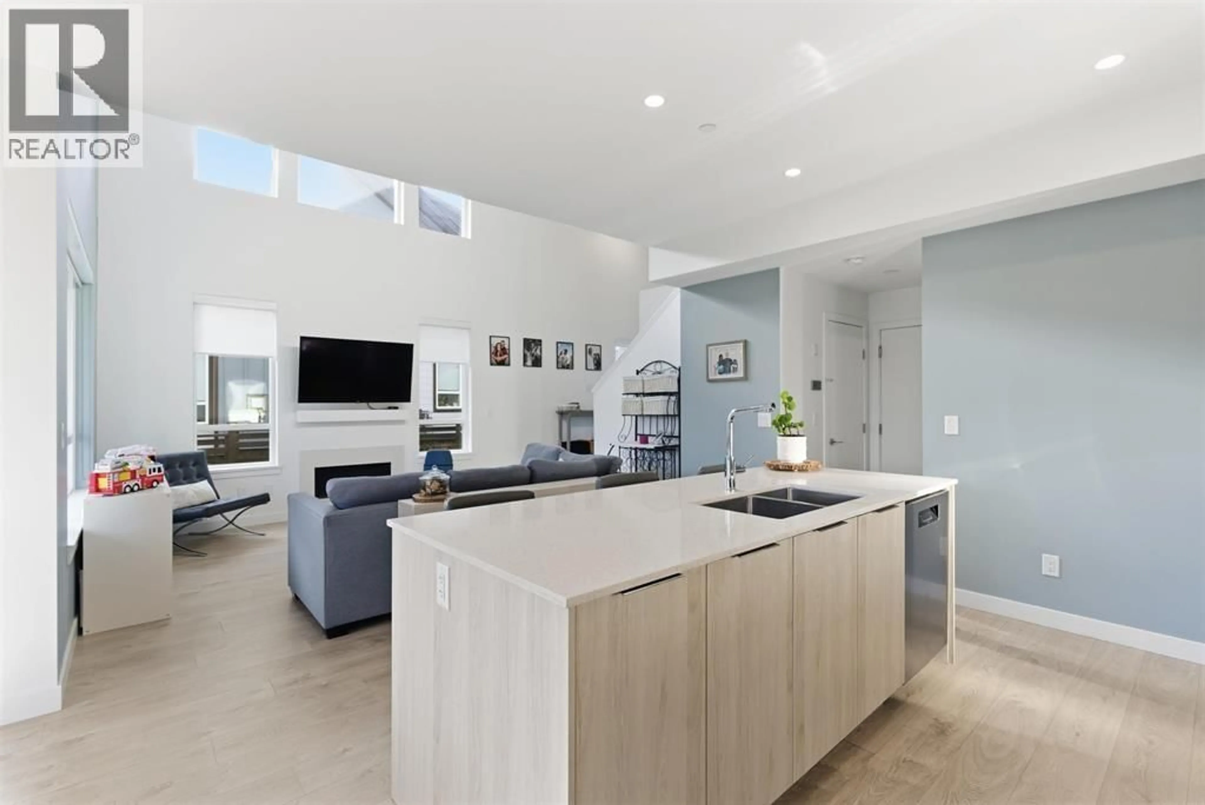 Open concept kitchen, unknown for 2478A WREN DRIVE, Delta British Columbia V4M0E6