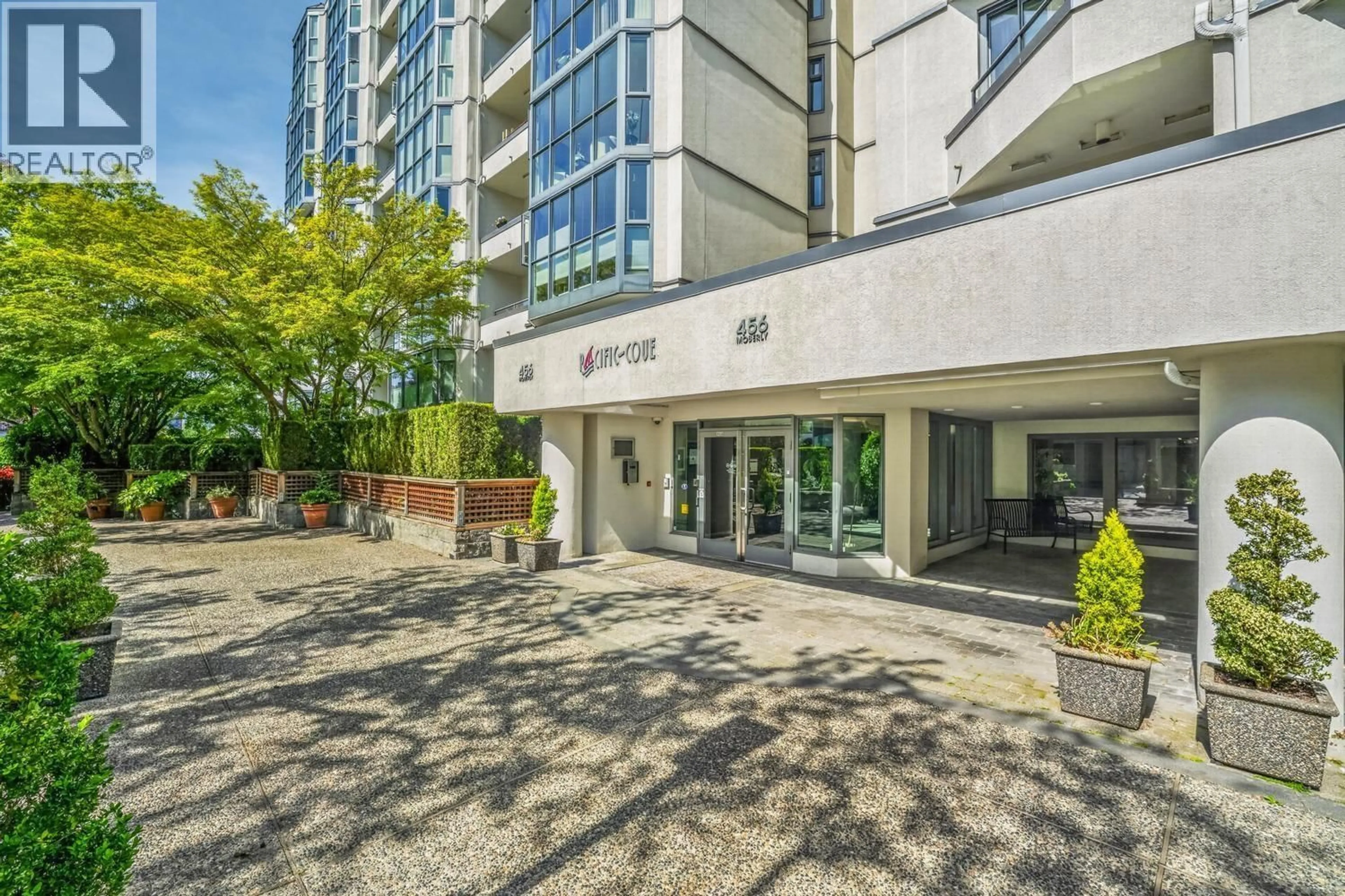 Indoor foyer for 305 - 456 MOBERLY ROAD, Vancouver British Columbia V5Z4L7
