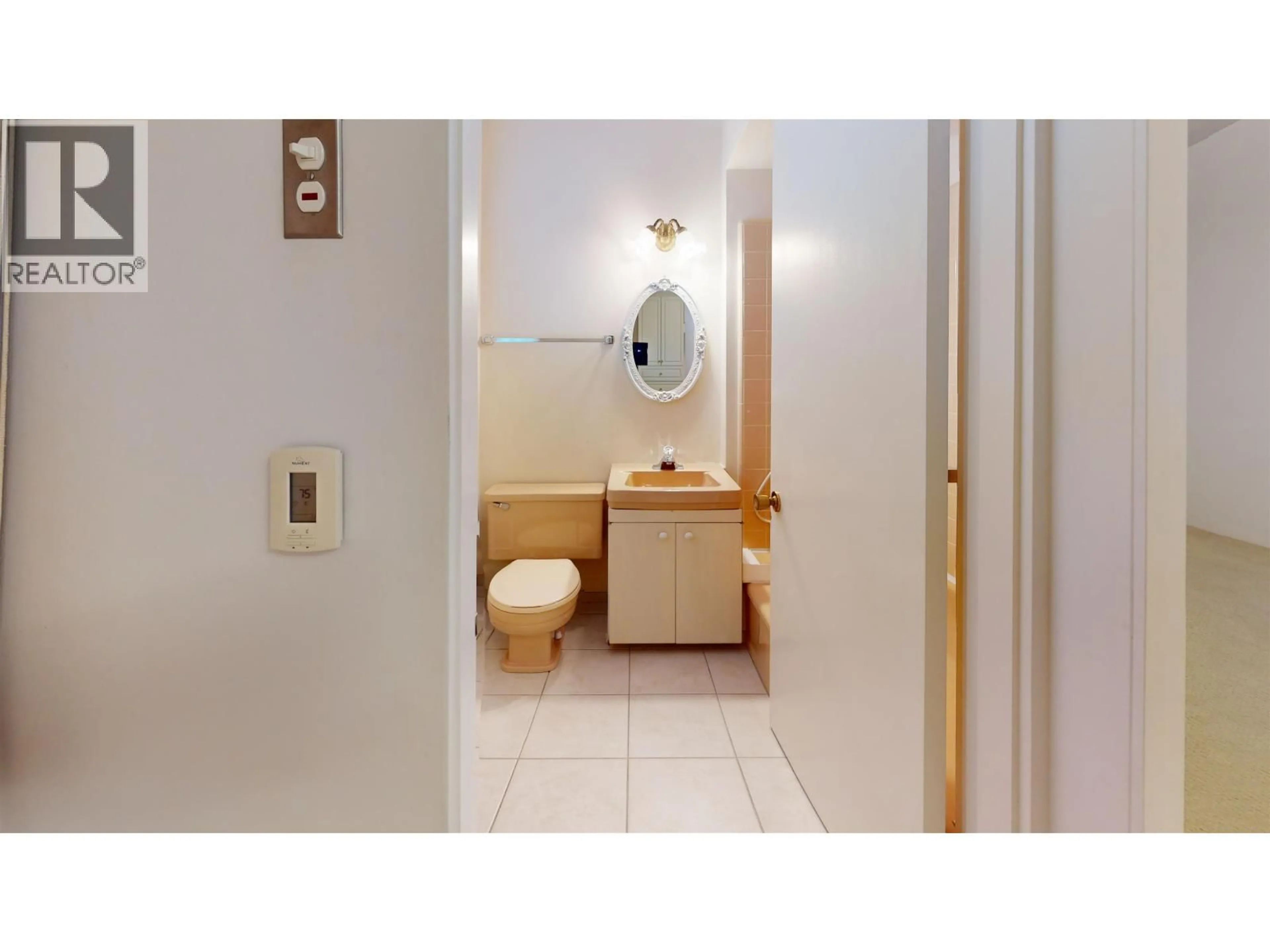 Standard bathroom, unknown for 3196 THOMPSON PLACE, West Vancouver British Columbia V7V3E4