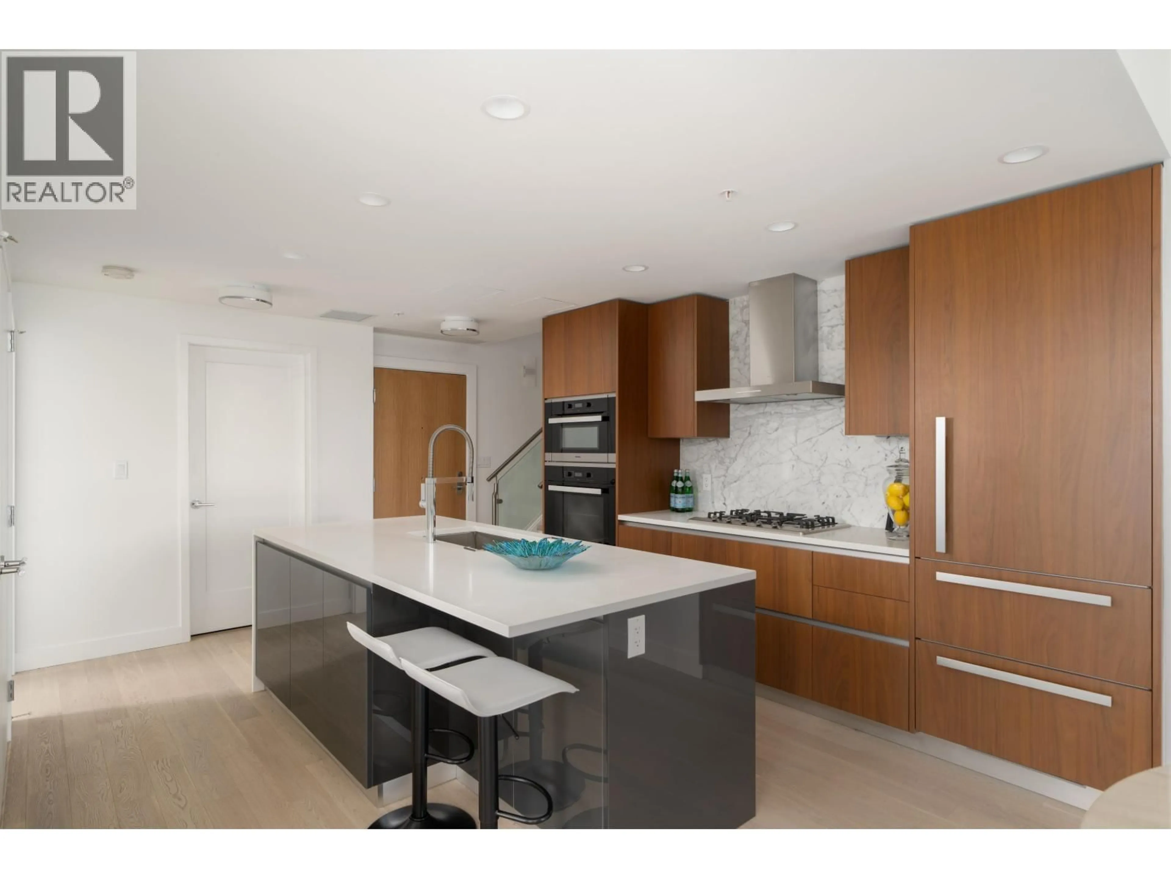 Contemporary kitchen, unknown for 404 - 2888 ARBUTUS STREET, Vancouver British Columbia V6J0J1