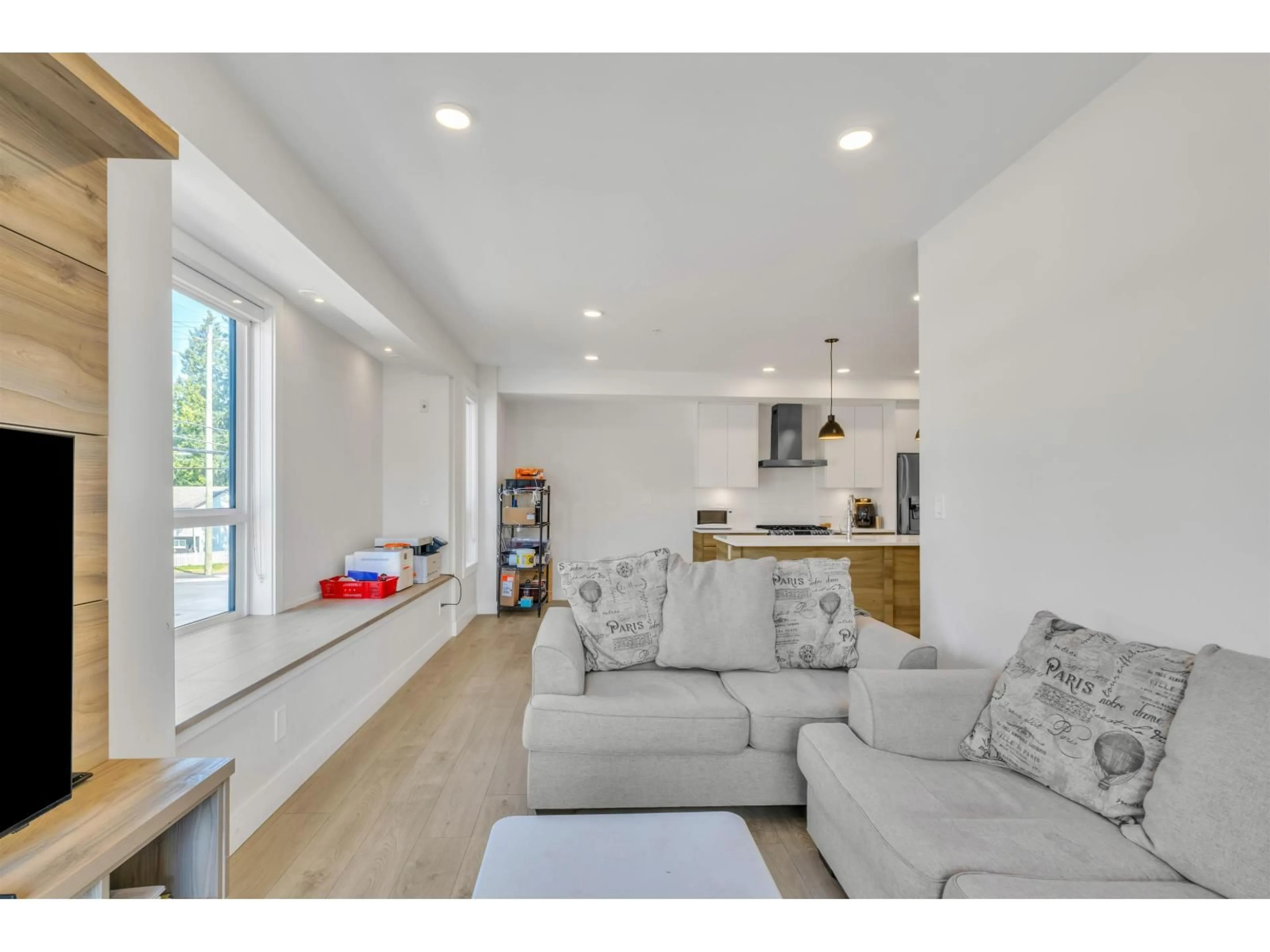 Living room with furniture, unknown for 212 - 14818 60 AVENUE, Surrey British Columbia V3S0B5