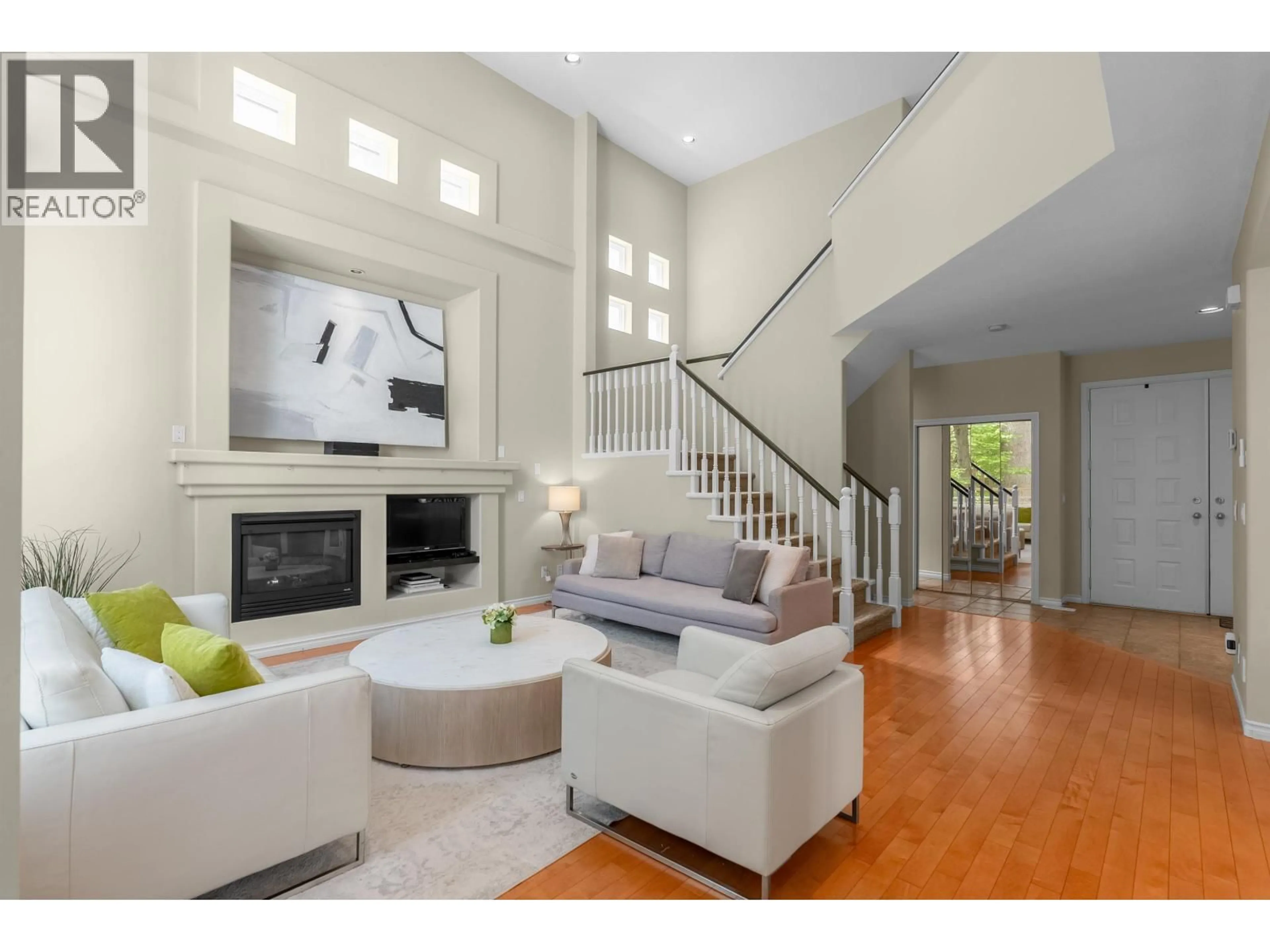 Living room with furniture, unknown for 3303 CHARTWELL GRN, Coquitlam British Columbia V3E3N1
