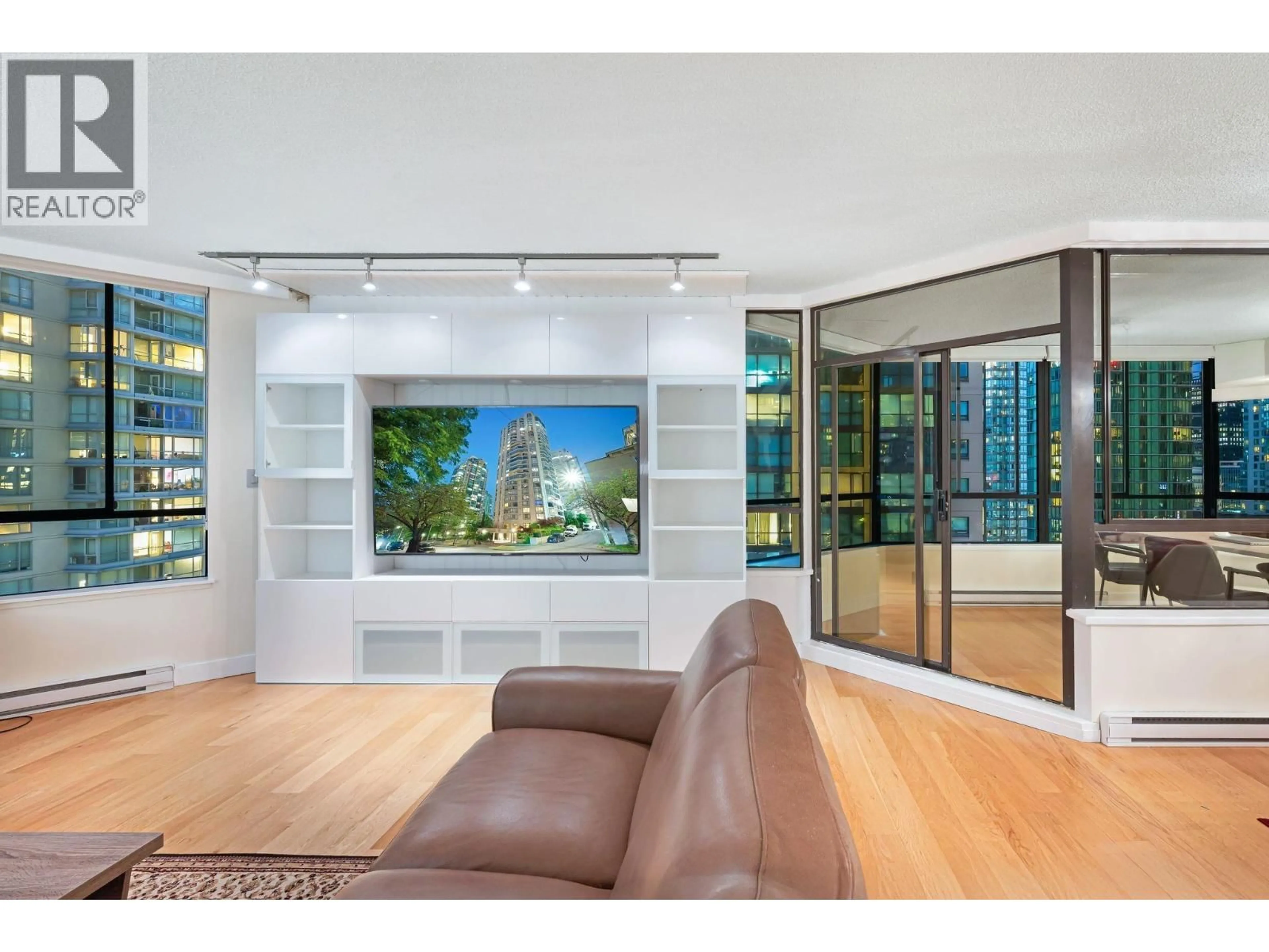 Indoor foyer for 601 - 738 BROUGHTON STREET, Vancouver British Columbia V6G3A7