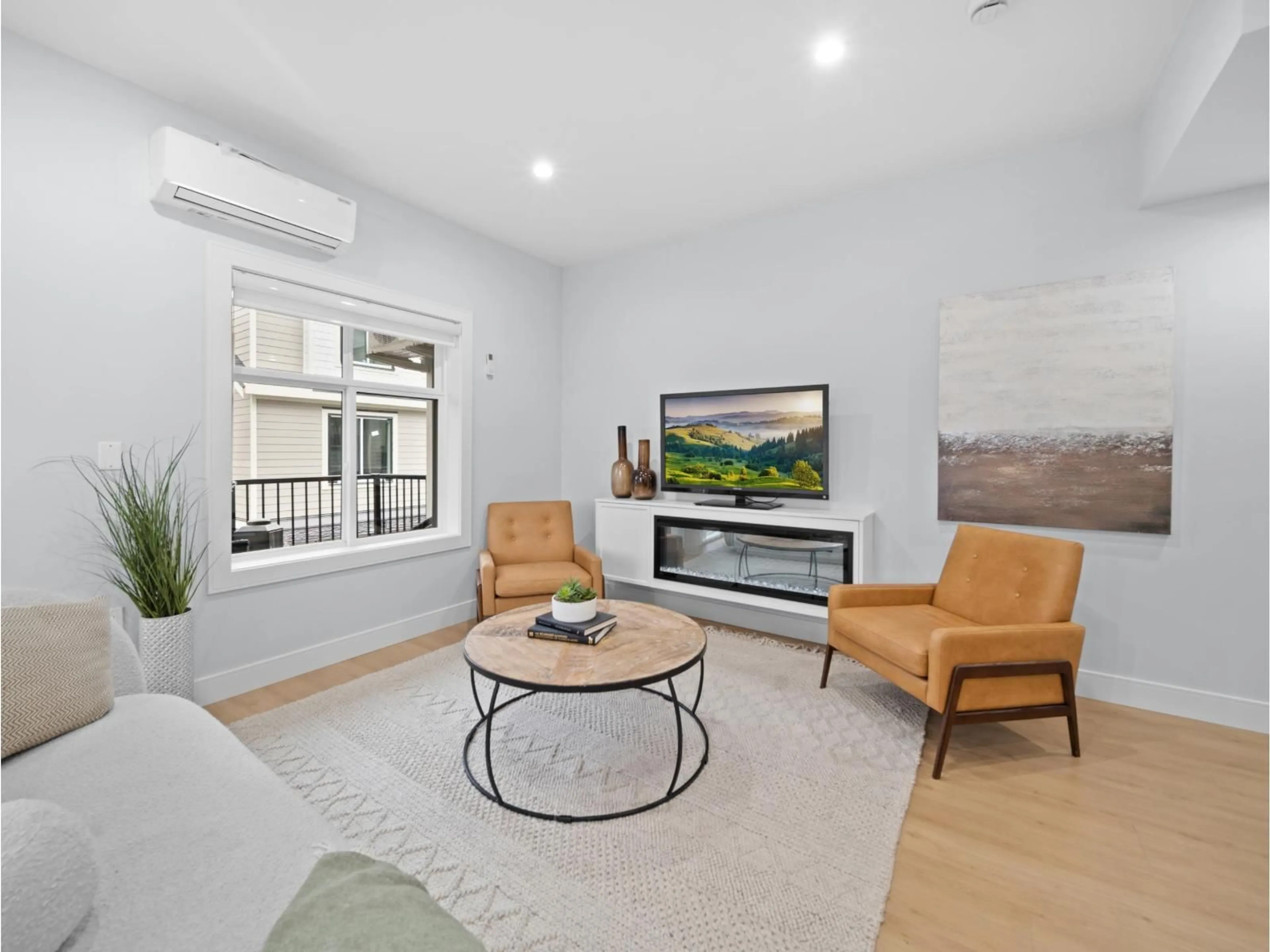 Living room with furniture, unknown for 6 - 9688 182A STREET, Surrey British Columbia V4N4J8