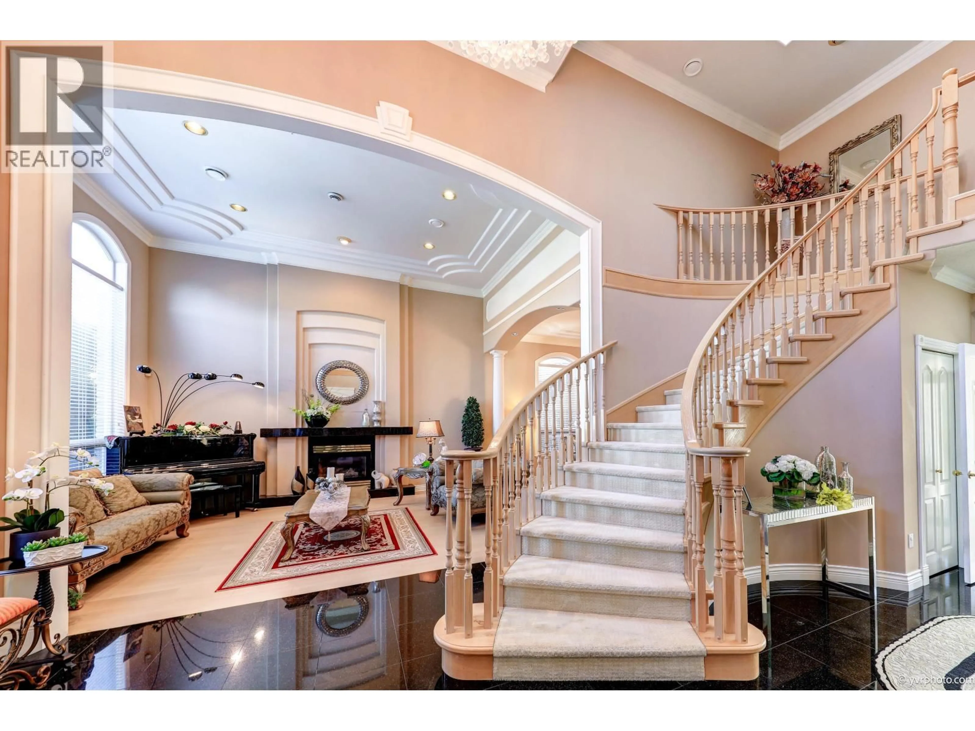 Indoor foyer for 6220 COMSTOCK ROAD, Richmond British Columbia V7C2X4