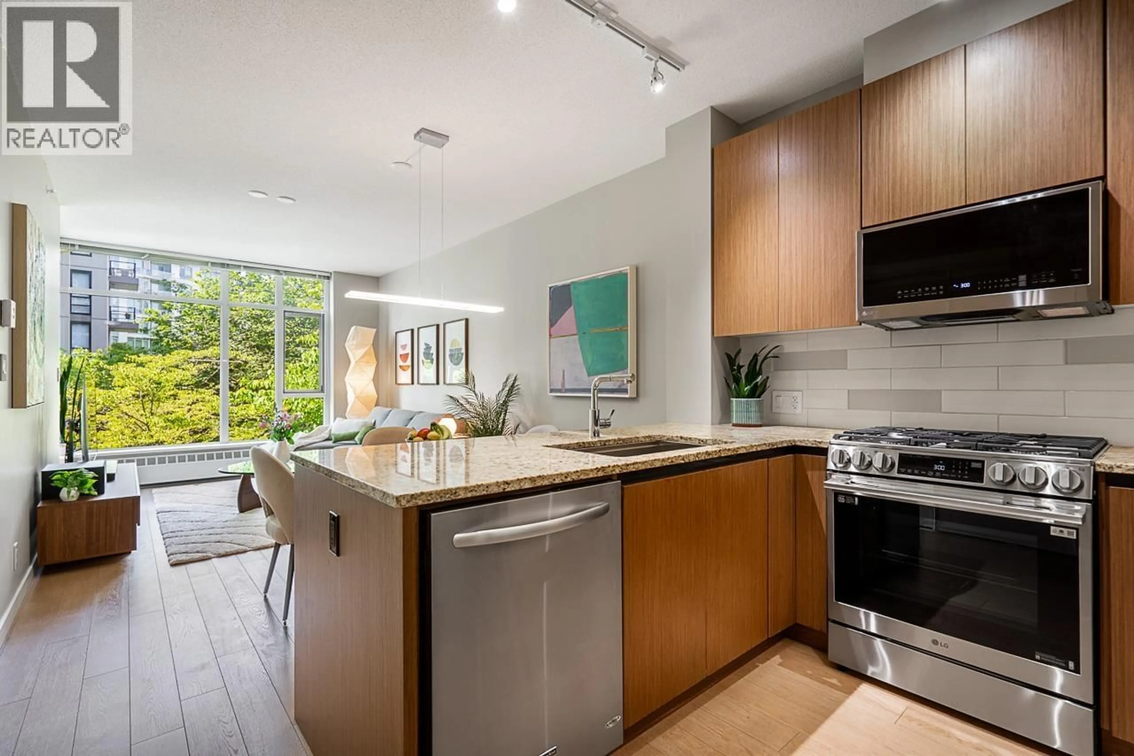 Open concept kitchen, unknown for 202 - 135 2ND STREET, North Vancouver British Columbia V7M0C5