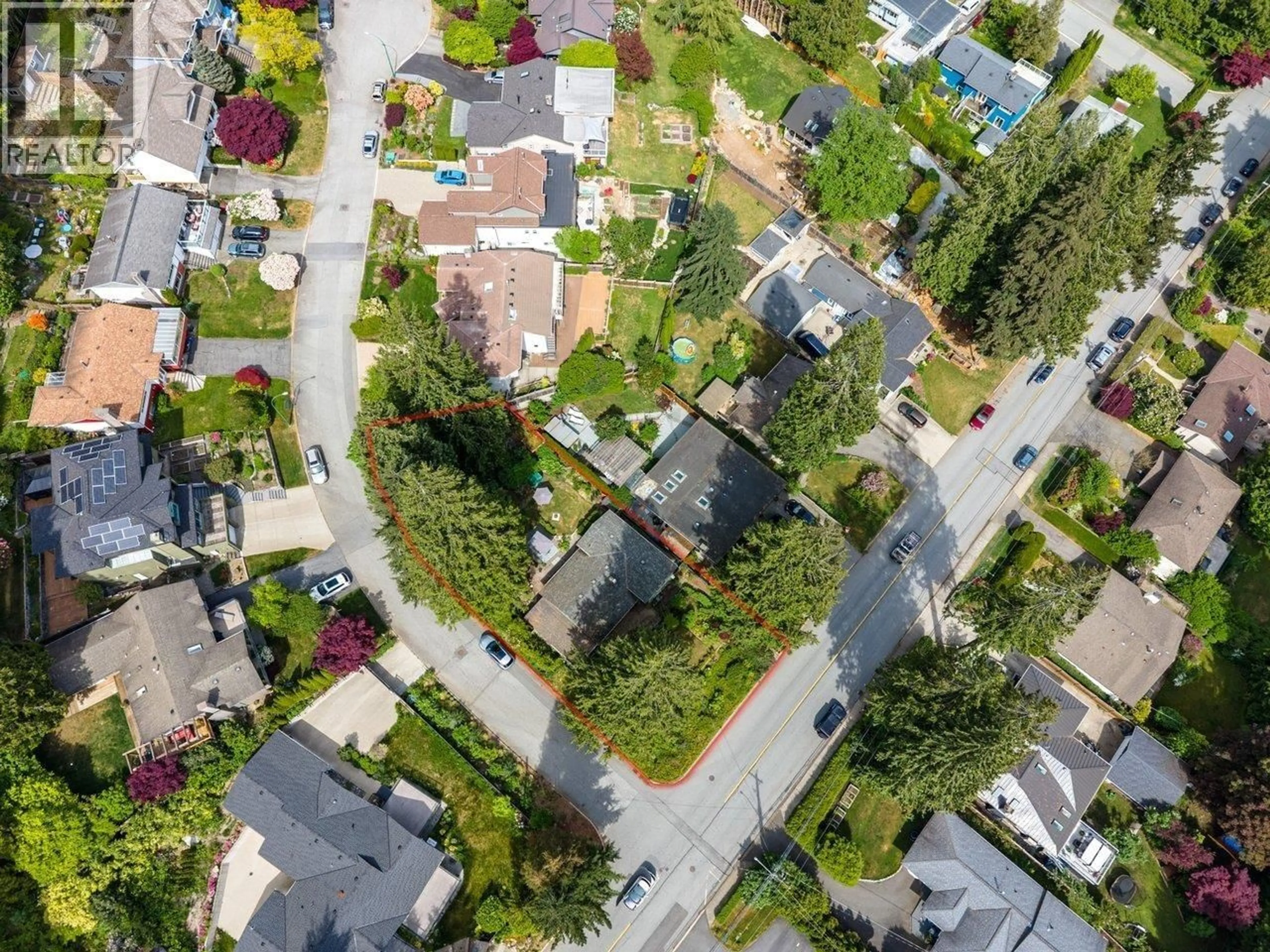 A pic from outside/outdoor area/front of a property/back of a property/a pic from drone, street for 1380 COLEMAN STREET, North Vancouver British Columbia V7K1W6