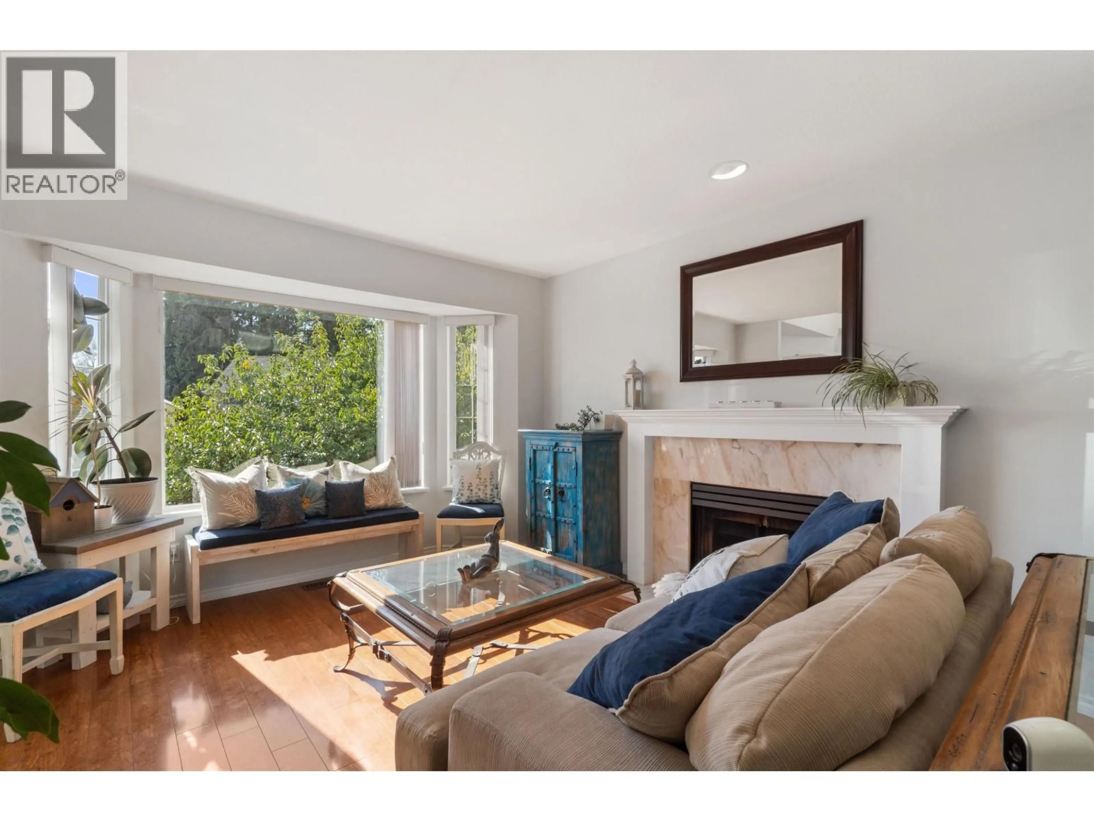 Living room with furniture, wood/laminate floor for 2939 CLIFFROSE CRESCENT, Coquitlam British Columbia V3E2T2