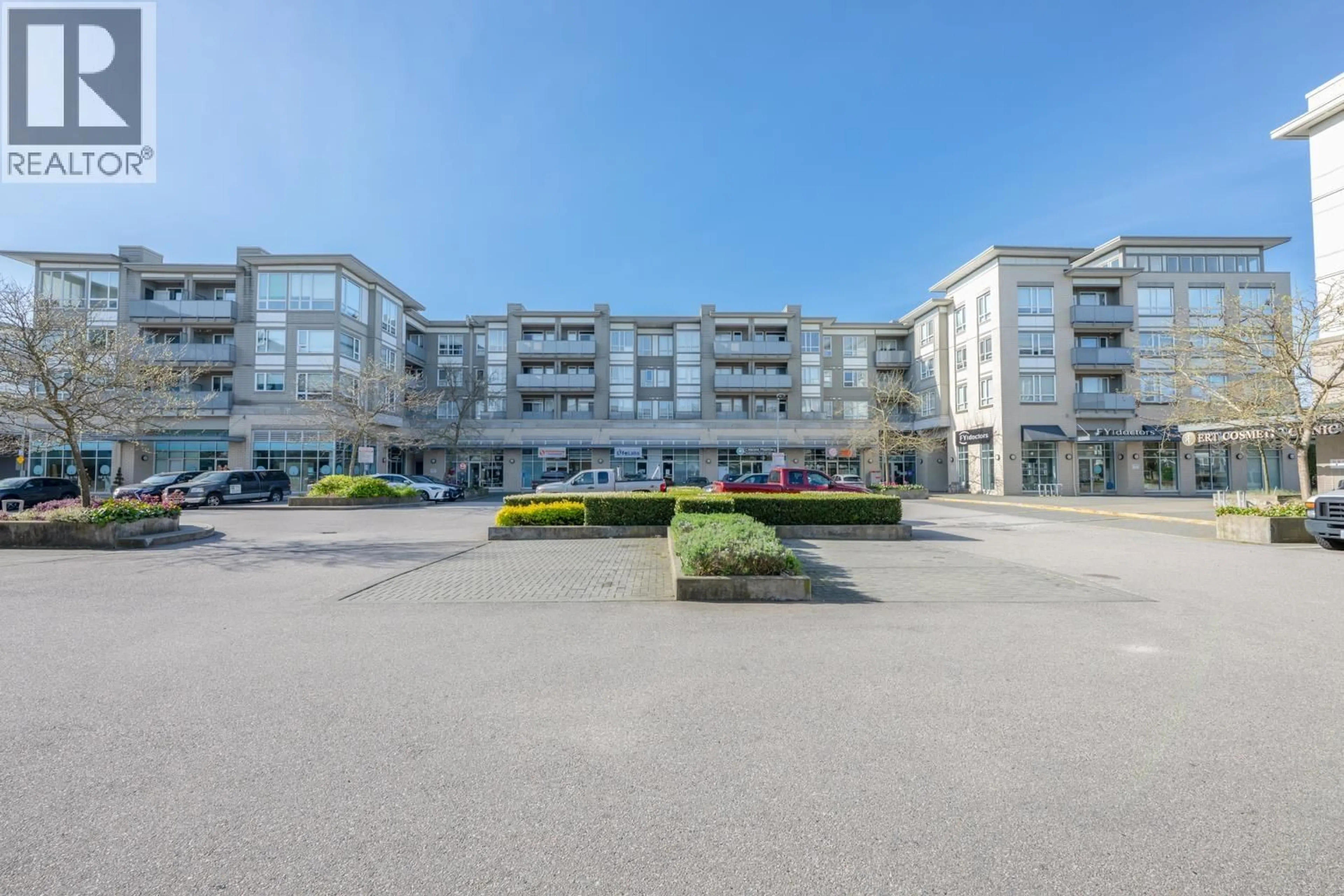 Patio, building for 313 - 10880 NO. 5 ROAD, Richmond British Columbia V6W0B3