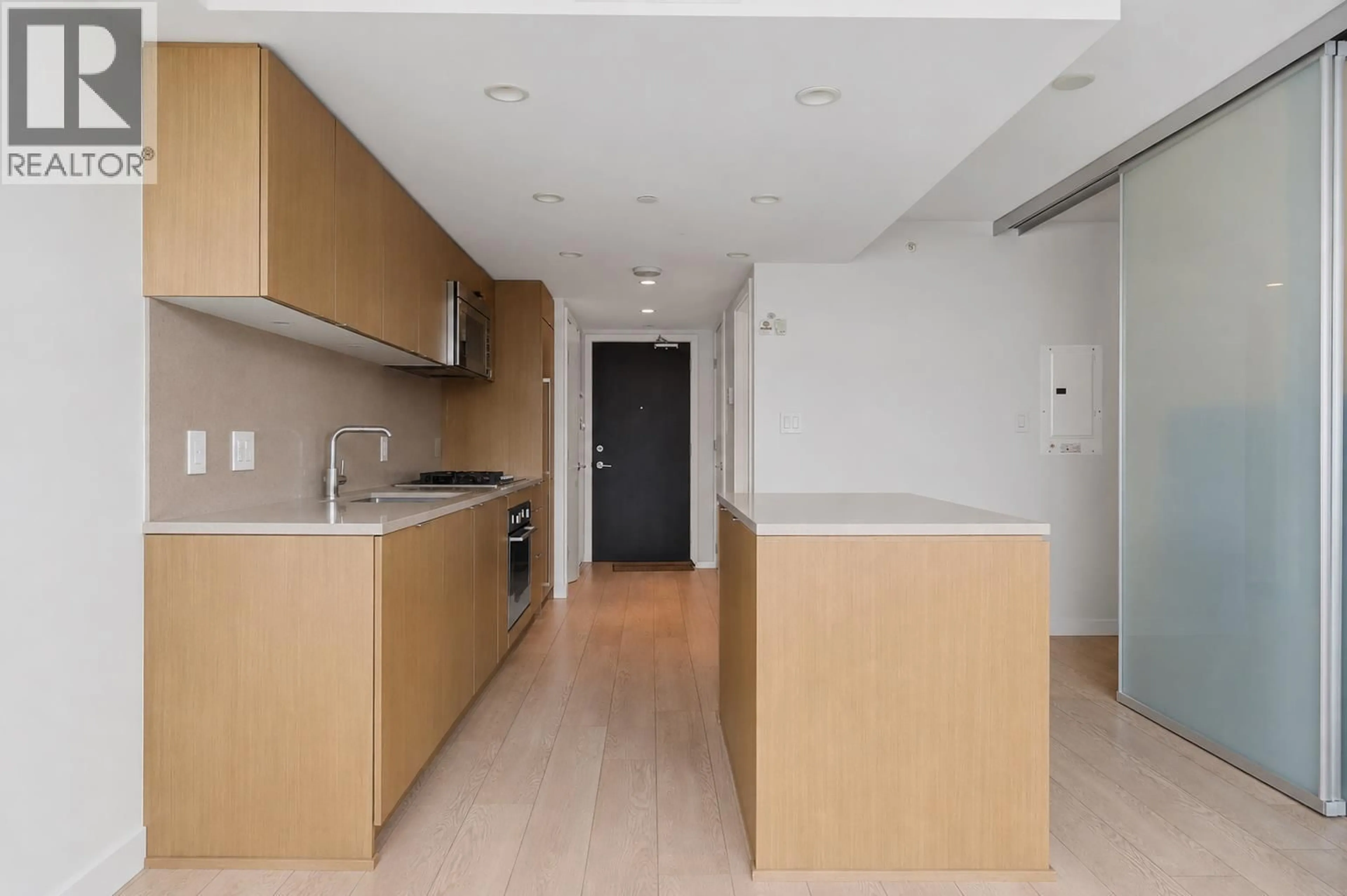 Standard kitchen, unknown for 408 - 112 13TH STREET, North Vancouver British Columbia V7L0E4