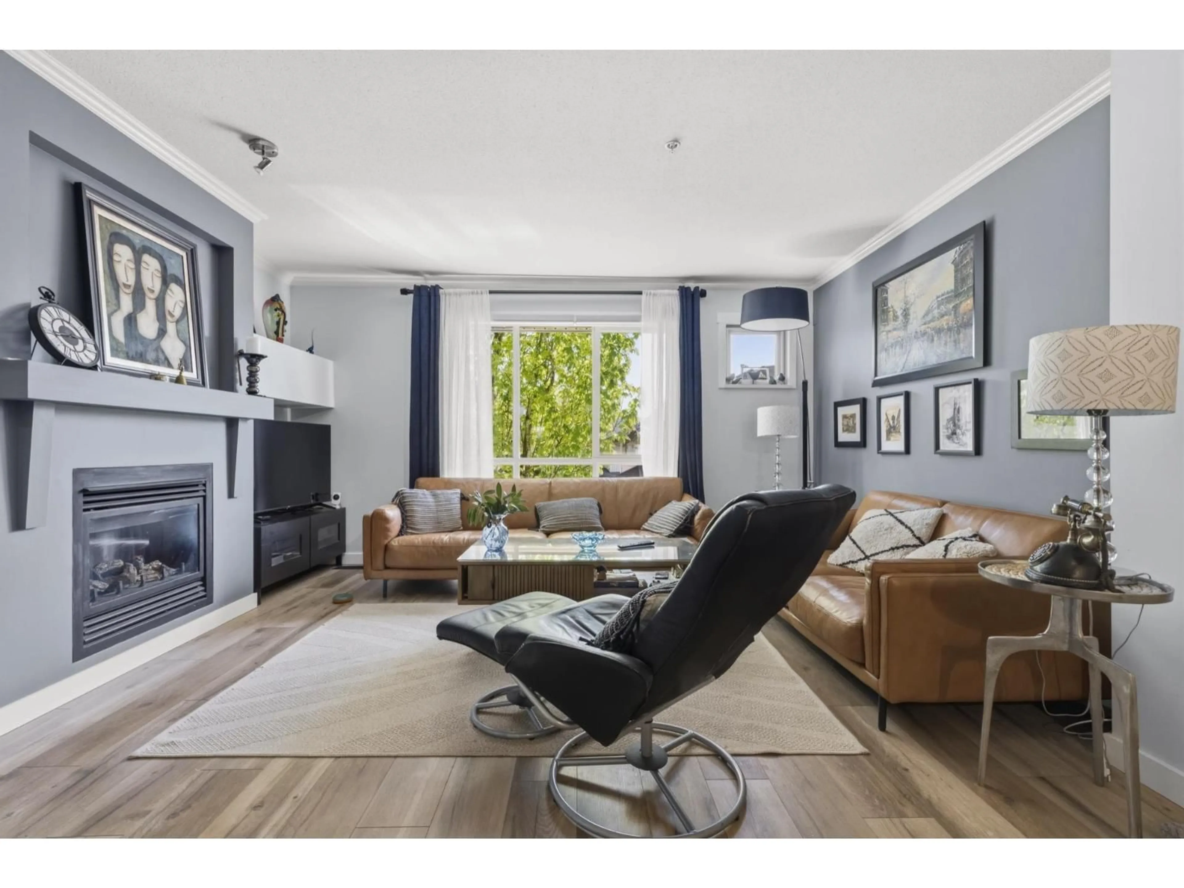 Living room with furniture, unknown for 94 - 20350 68 AVENUE, Langley British Columbia V2Y3A5