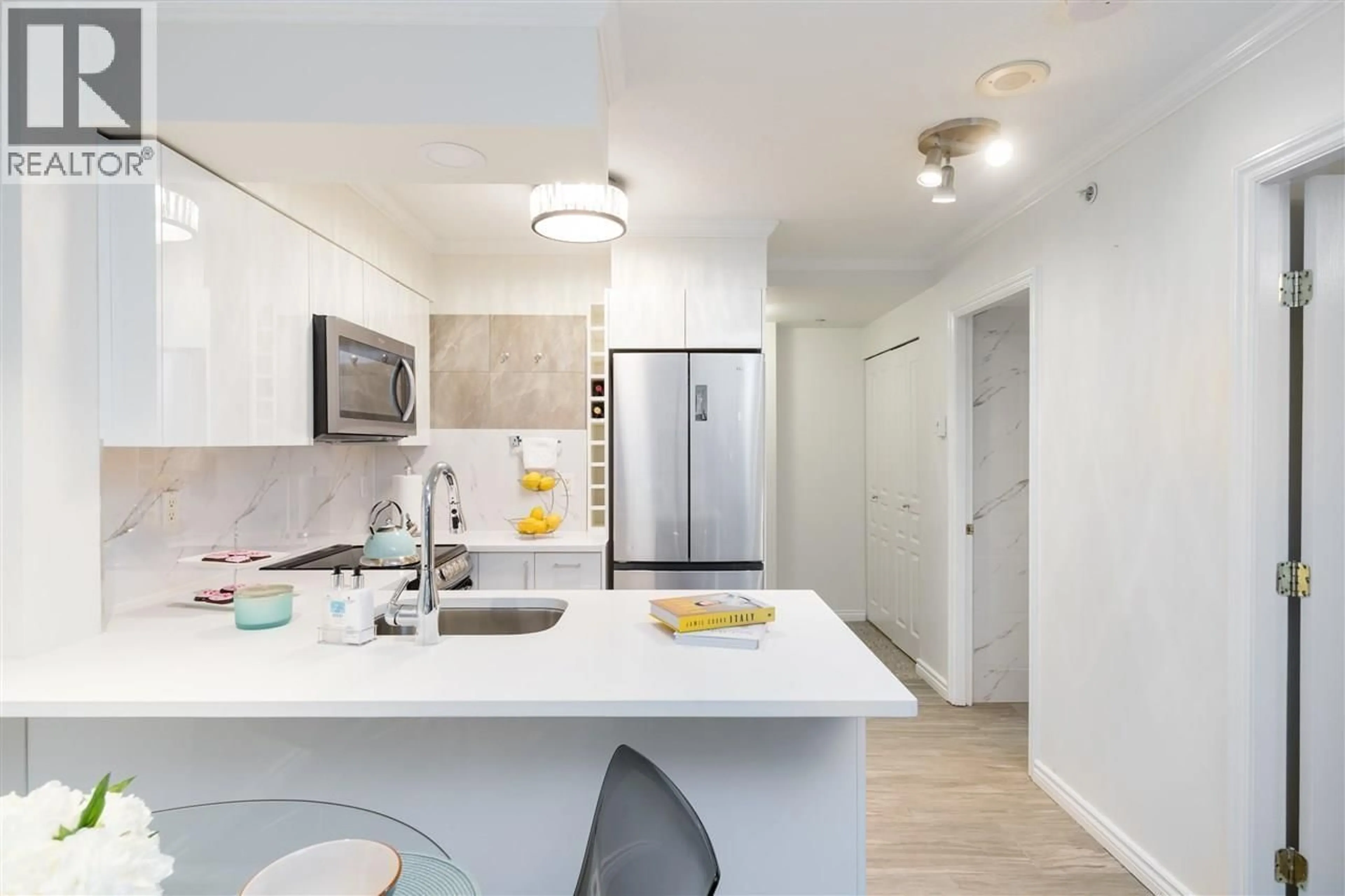 Open concept kitchen, unknown for 301 - 1189 HOWE STREET, Vancouver British Columbia V6Z2X4