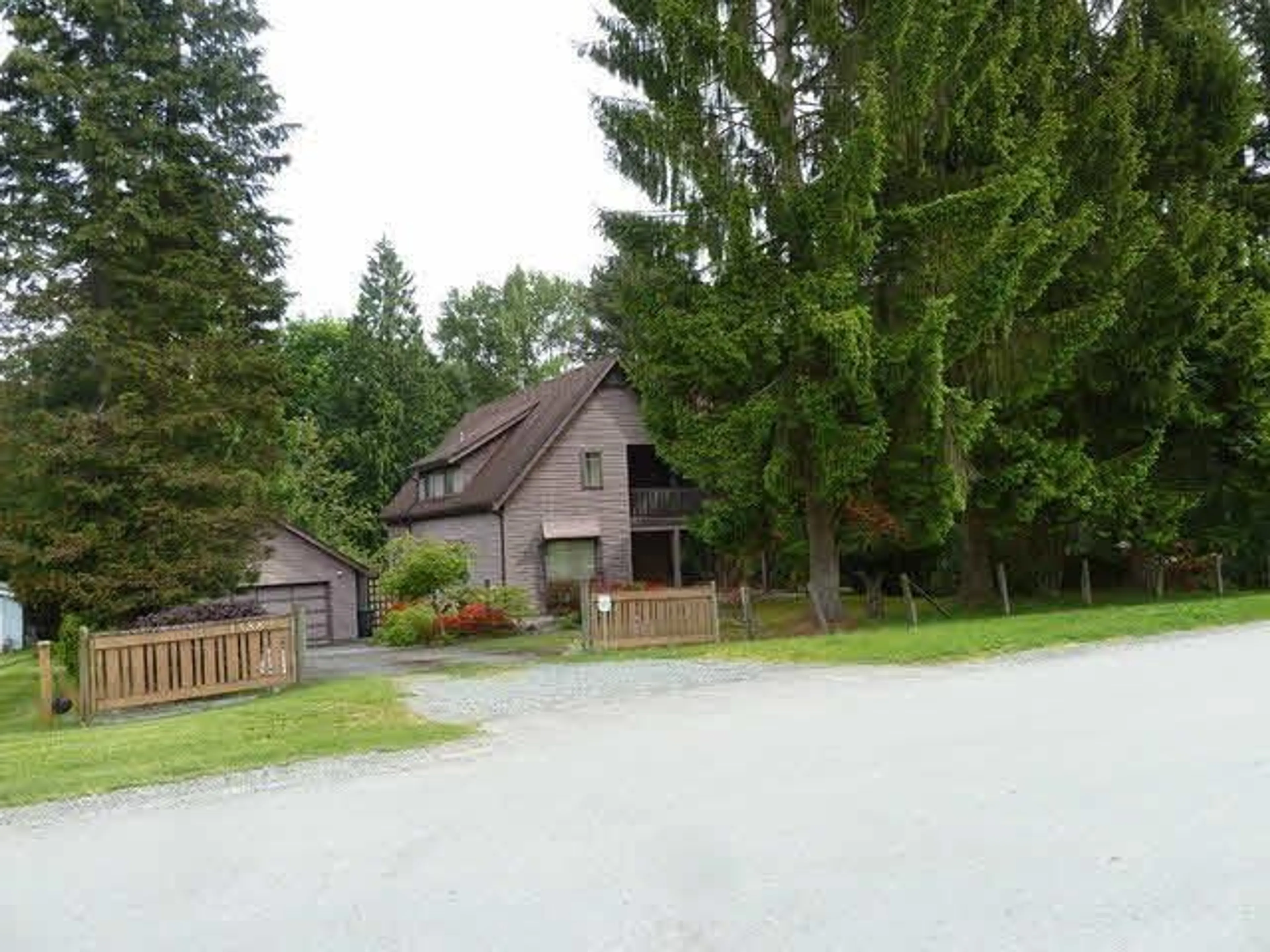 A pic from outside/outdoor area/front of a property/back of a property/a pic from drone, unknown for 13889 62 AVENUE, Surrey British Columbia V3X2J7
