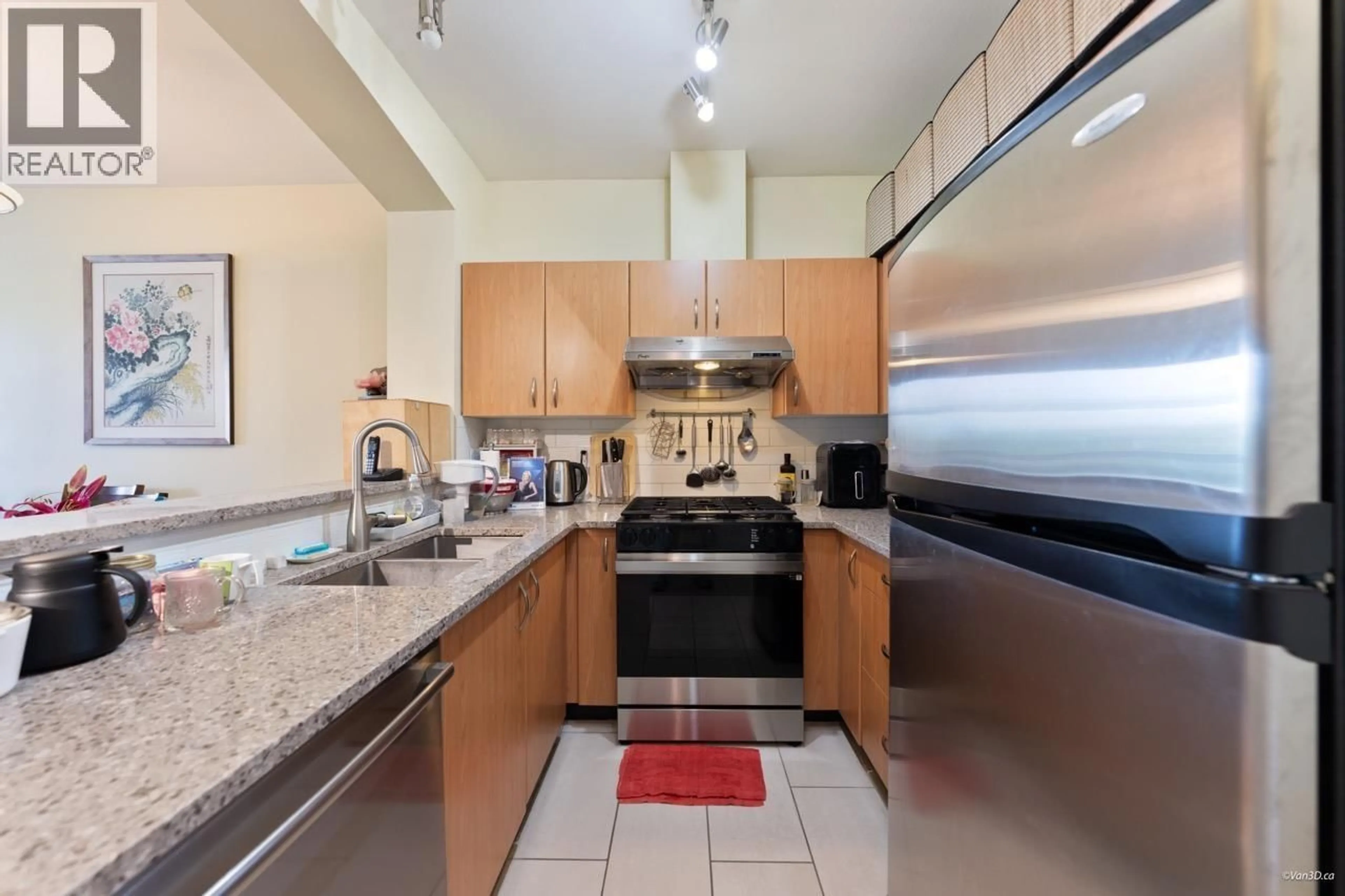Standard kitchen, ceramic/tile floor for 408 - 995 59TH AVENUE, Vancouver British Columbia V6P6Z2