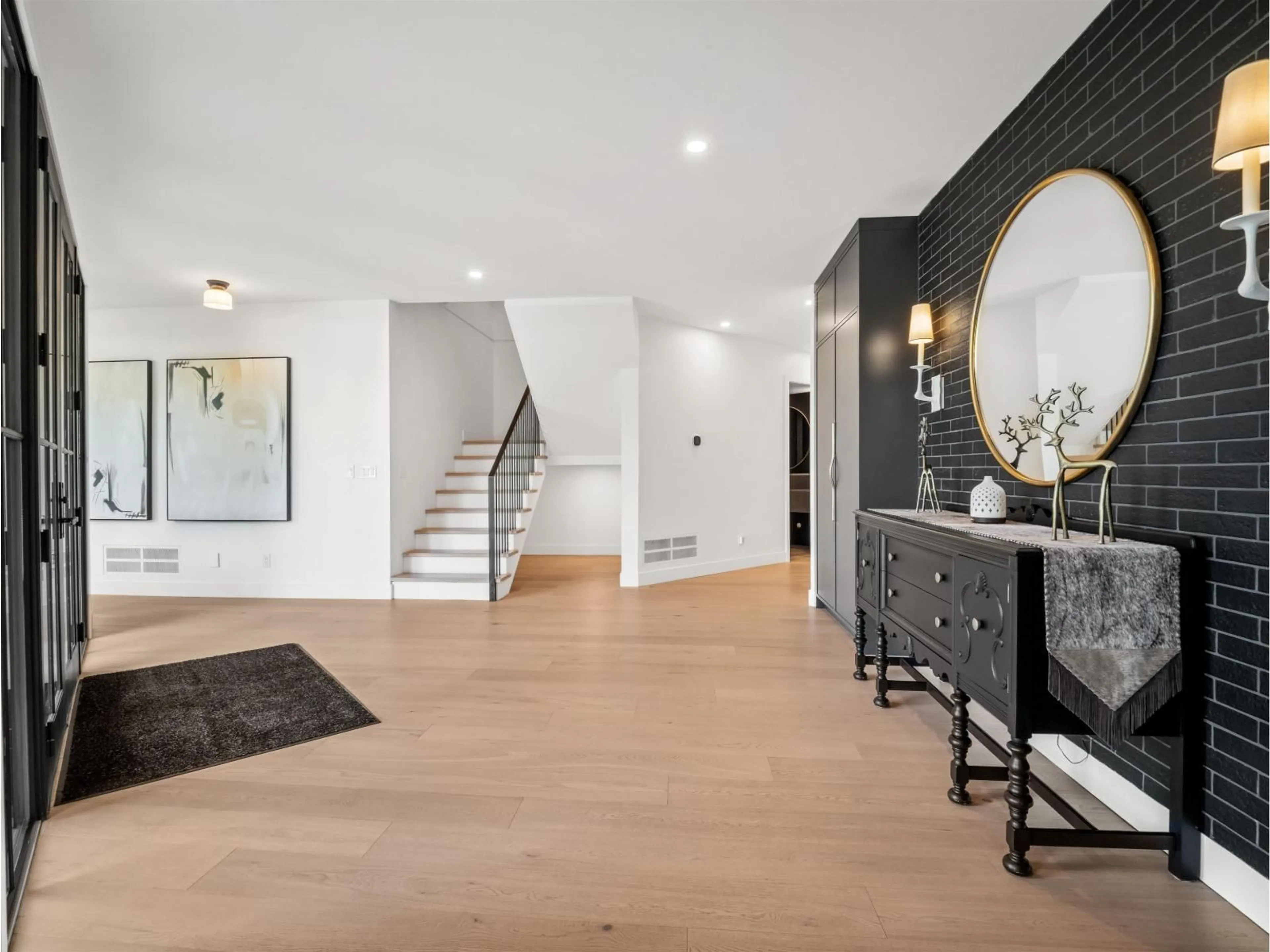 Indoor entryway for 24968 28 AVENUE, Langley British Columbia V4W2R2