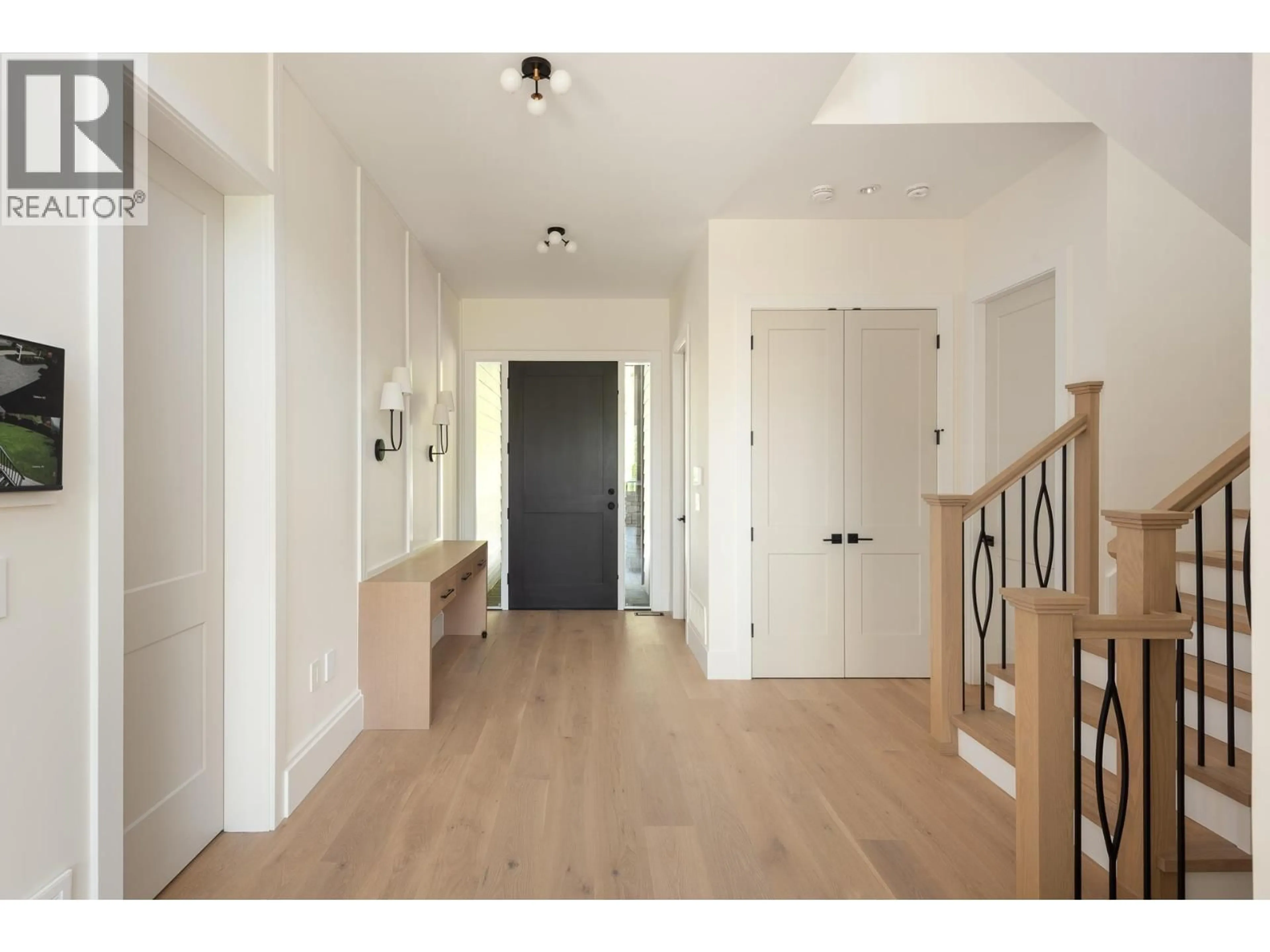 Indoor entryway for 3502 DANIELSON DRIVE, Coquitlam British Columbia V3E3H2