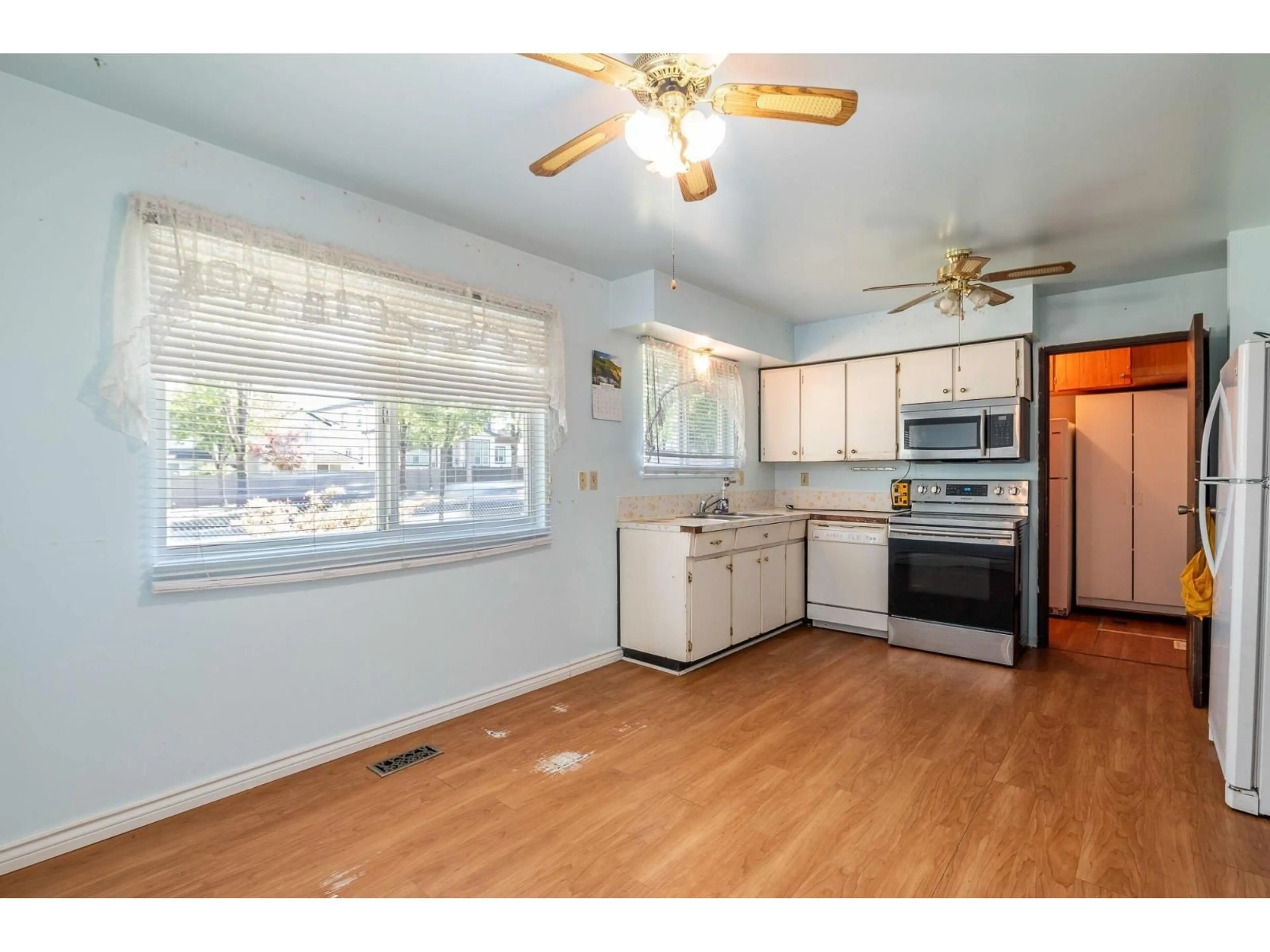 Unknown for 13077 72 AVENUE, Surrey British Columbia V3W2N3