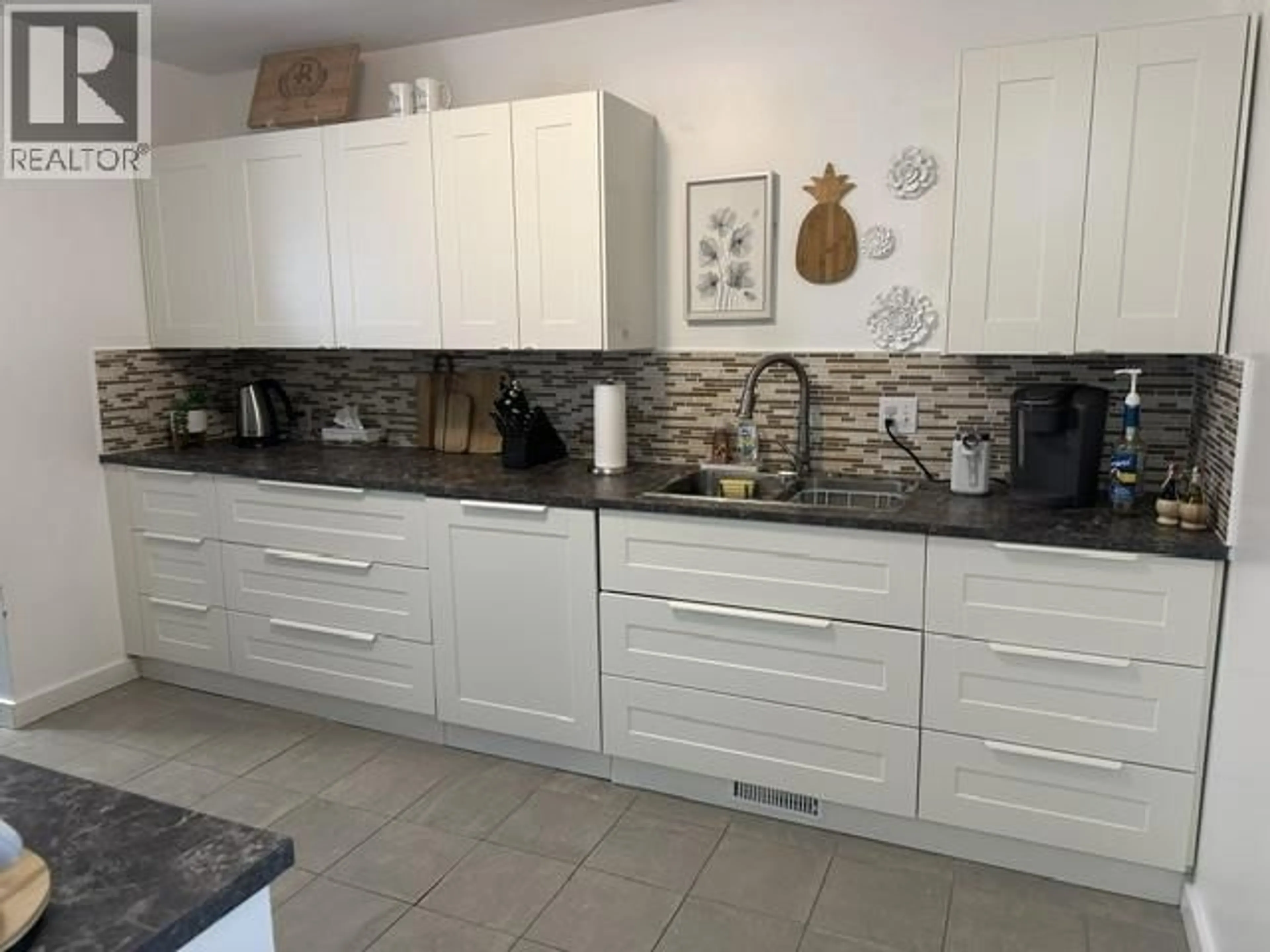 Contemporary kitchen, ceramic/tile floor for 306 - 9019 86 STREET, Fort St. John British Columbia V1J6X4