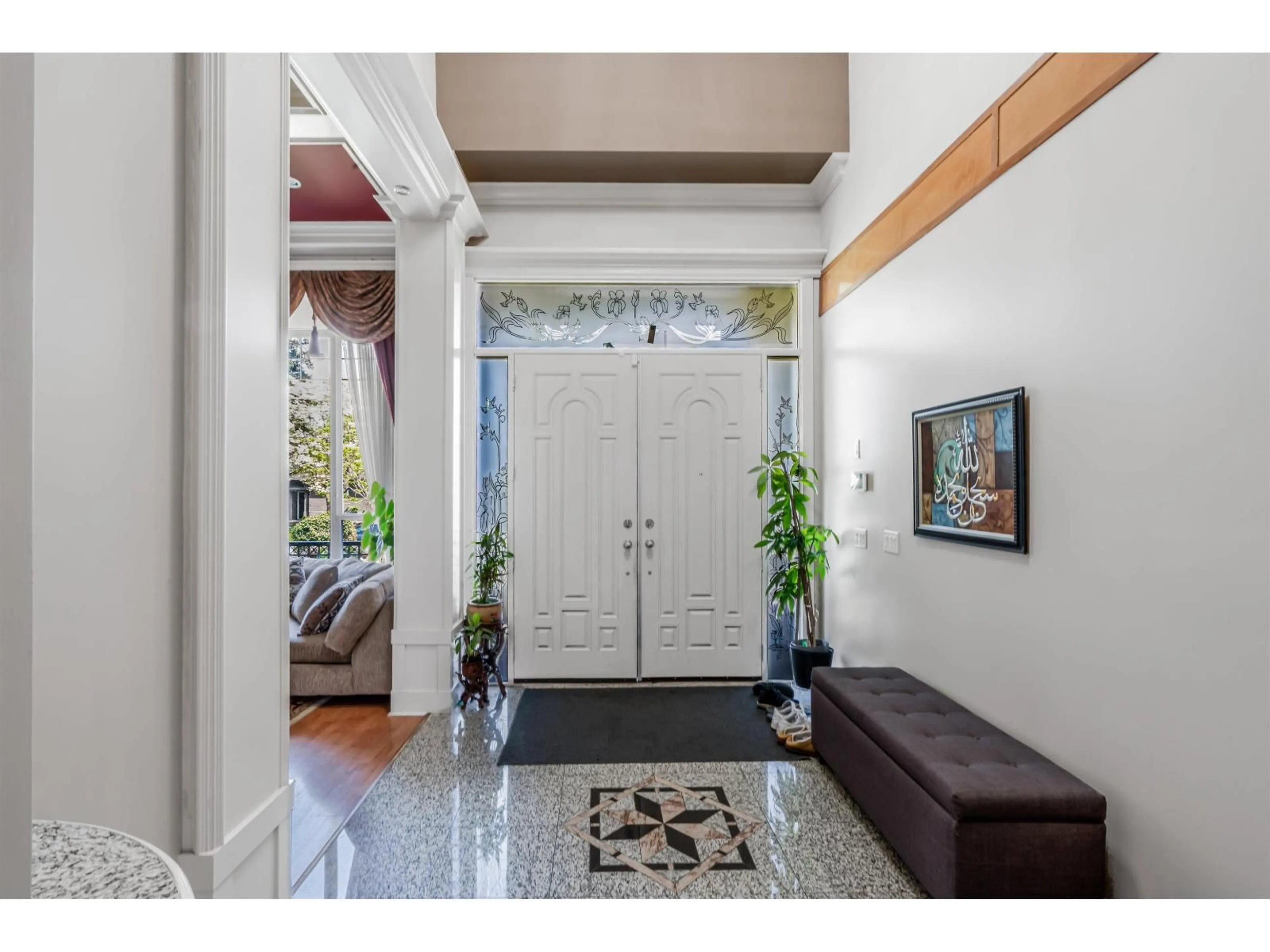 Indoor entryway for 6753 134A STREET, Surrey British Columbia V3W5W2
