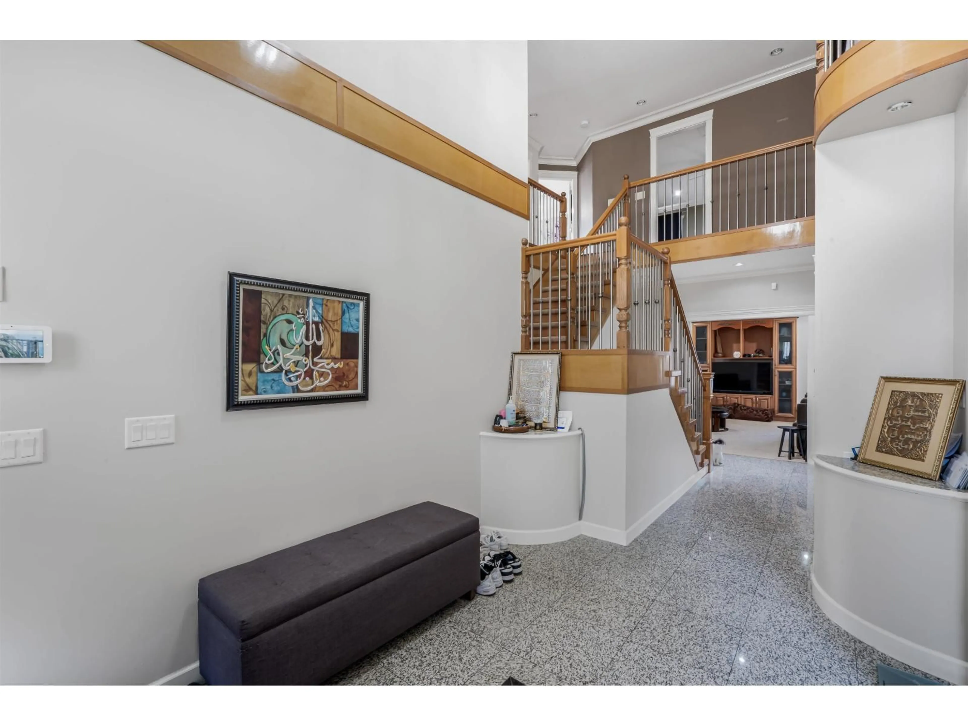 Indoor foyer for 6753 134A STREET, Surrey British Columbia V3W5W2