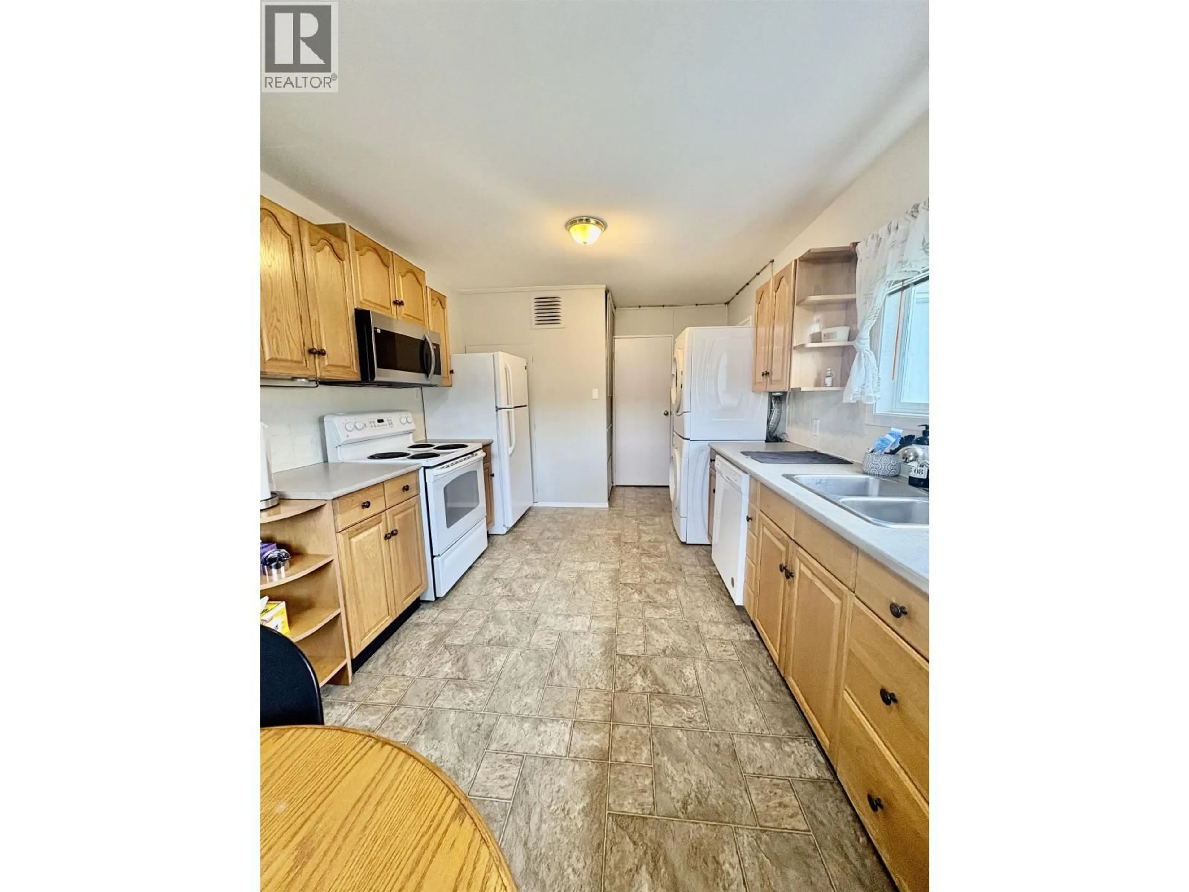 Standard kitchen, unknown for 23 KITLOPE STREET, Kitimat British Columbia V8C1X6