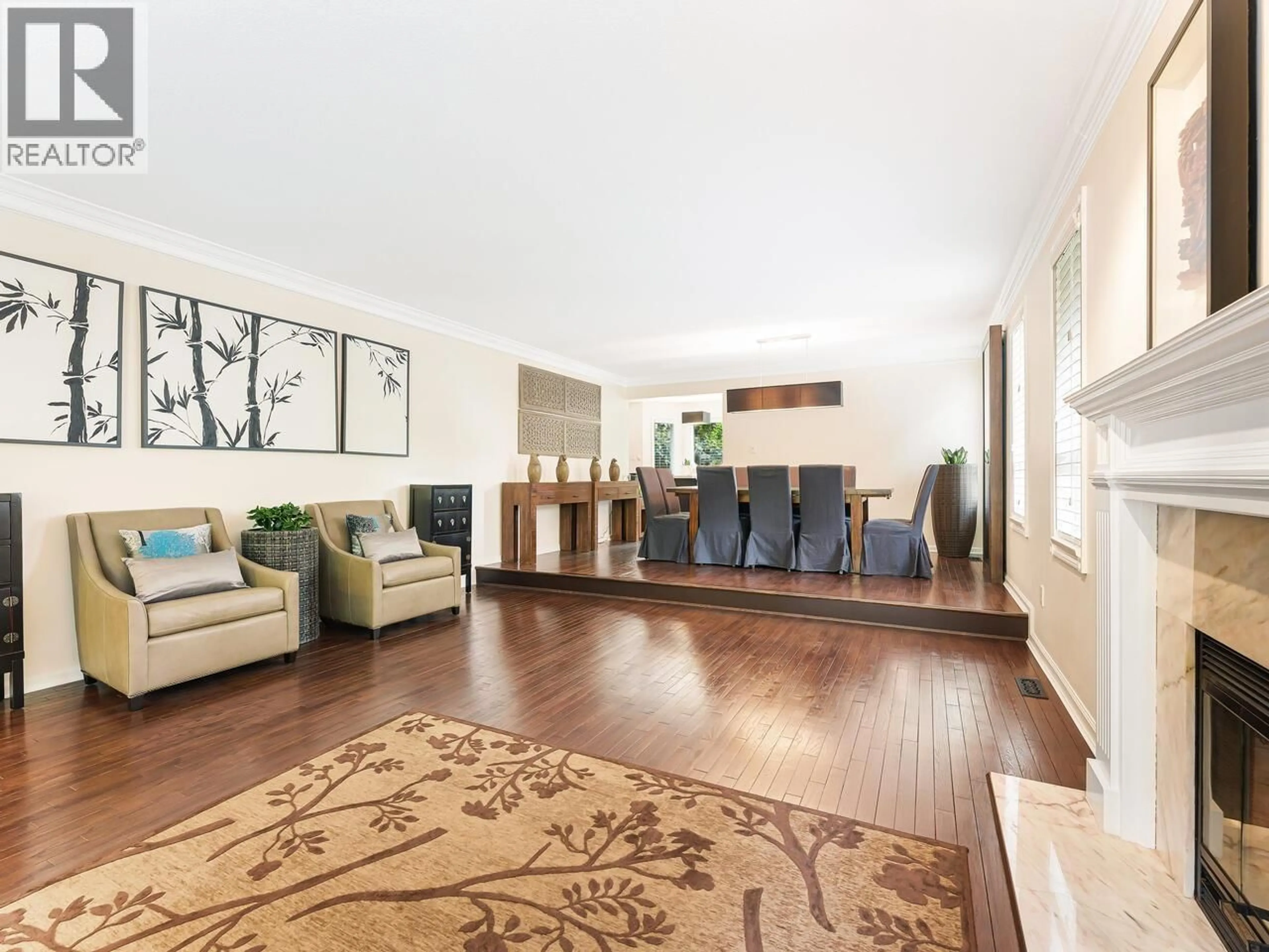 Living room with furniture, wood/laminate floor for 4426 MARINE DRIVE, West Vancouver British Columbia V7W2N9