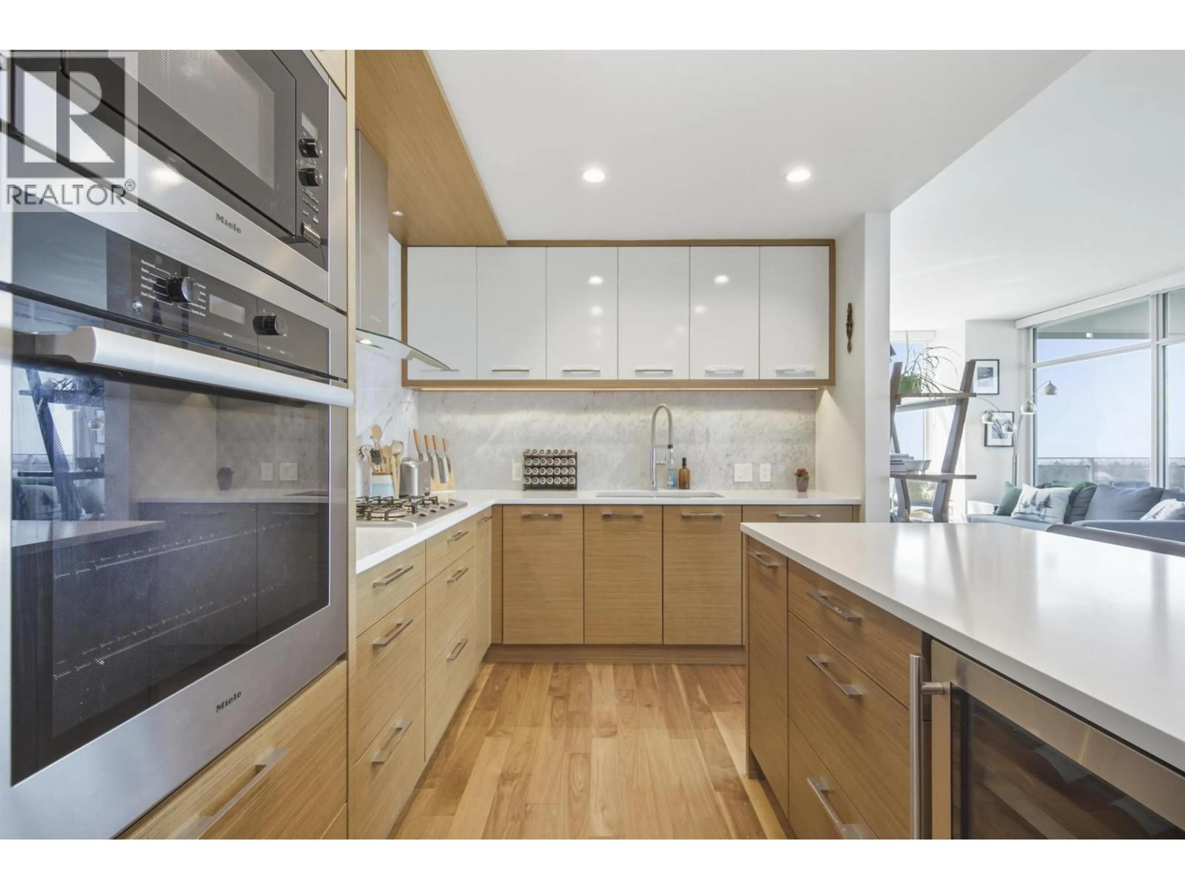 Contemporary kitchen, wood/laminate floor for 2306 - 4360 BERESFORD STREET, Burnaby British Columbia V5H0G2