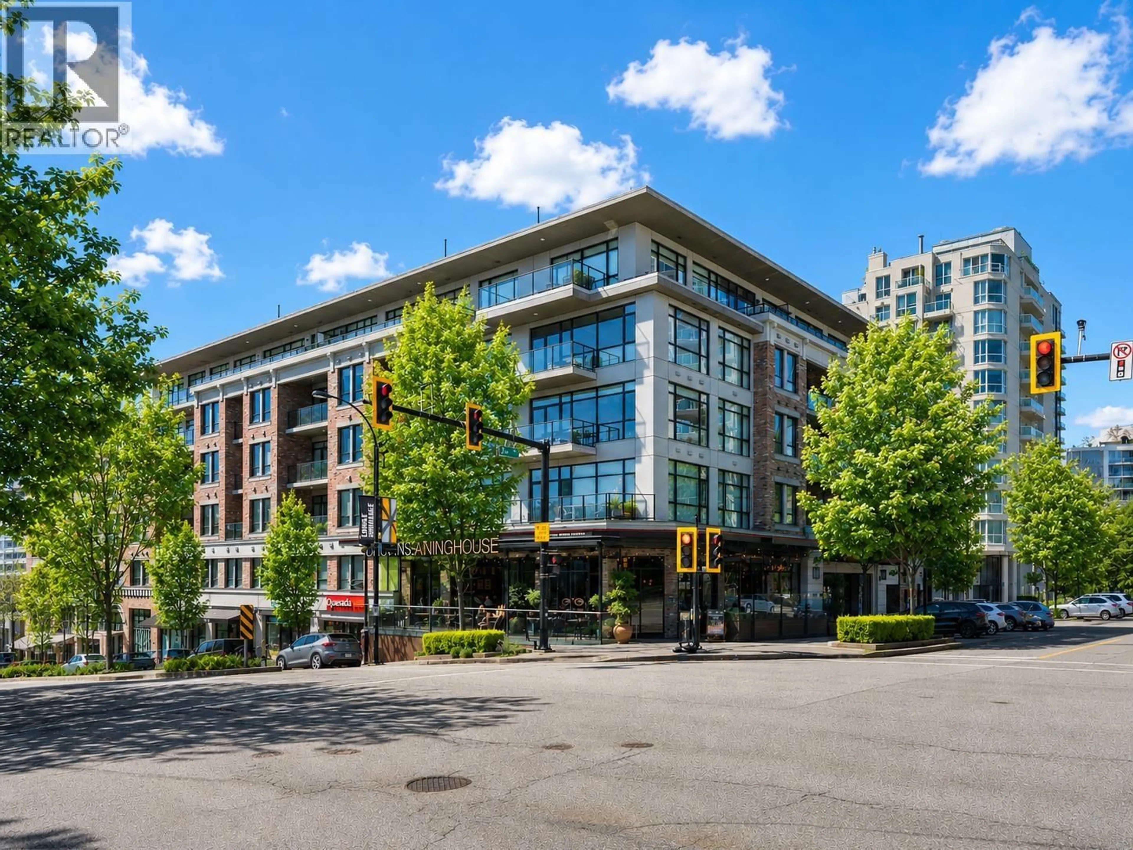 Patio, unknown for 305 - 105 2ND STREET, North Vancouver British Columbia V7M0E3