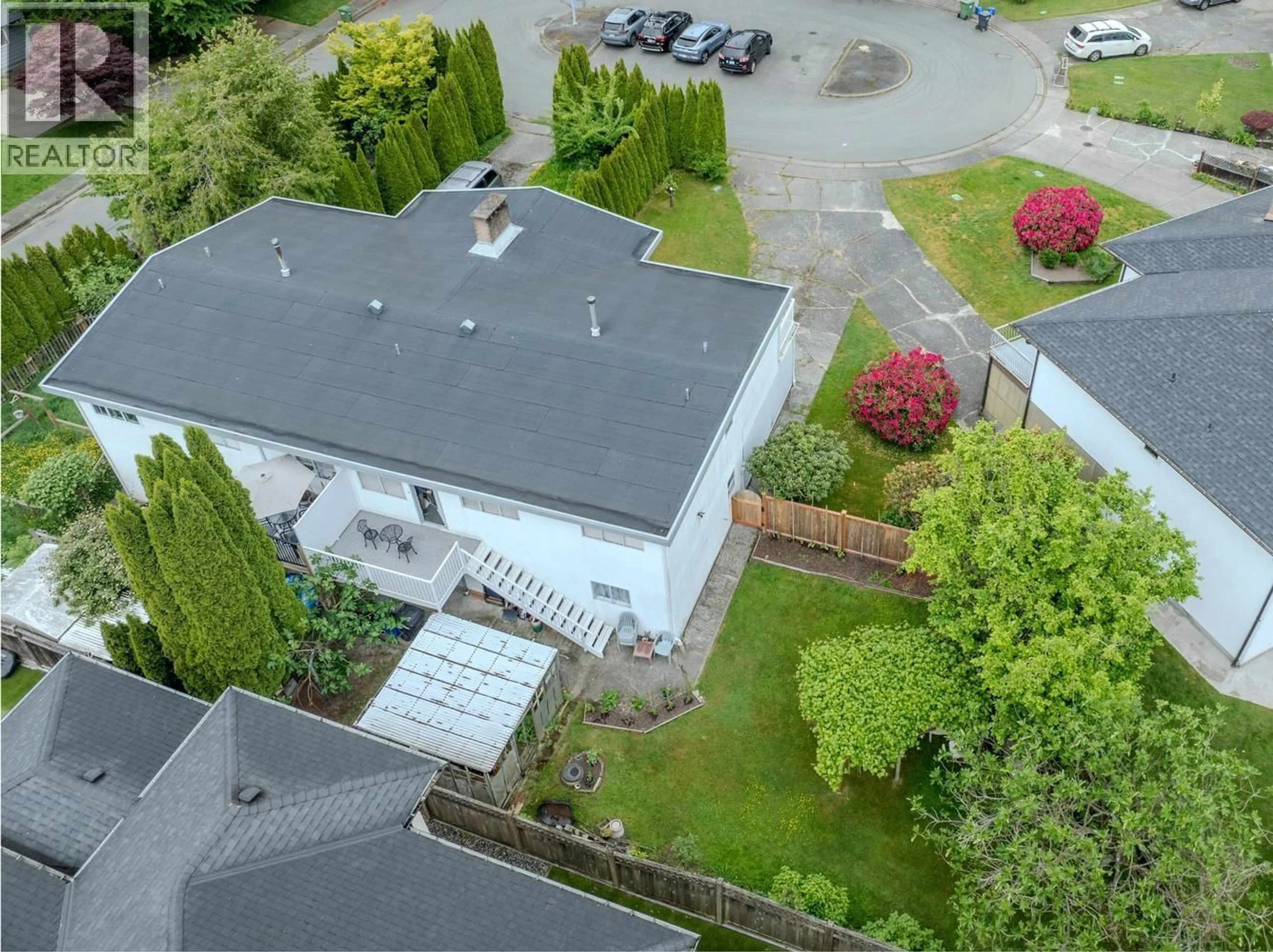A pic from outside/outdoor area/front of a property/back of a property/a pic from drone, unknown for 8520 ROSEDENE COURT, Richmond British Columbia V7A2P9