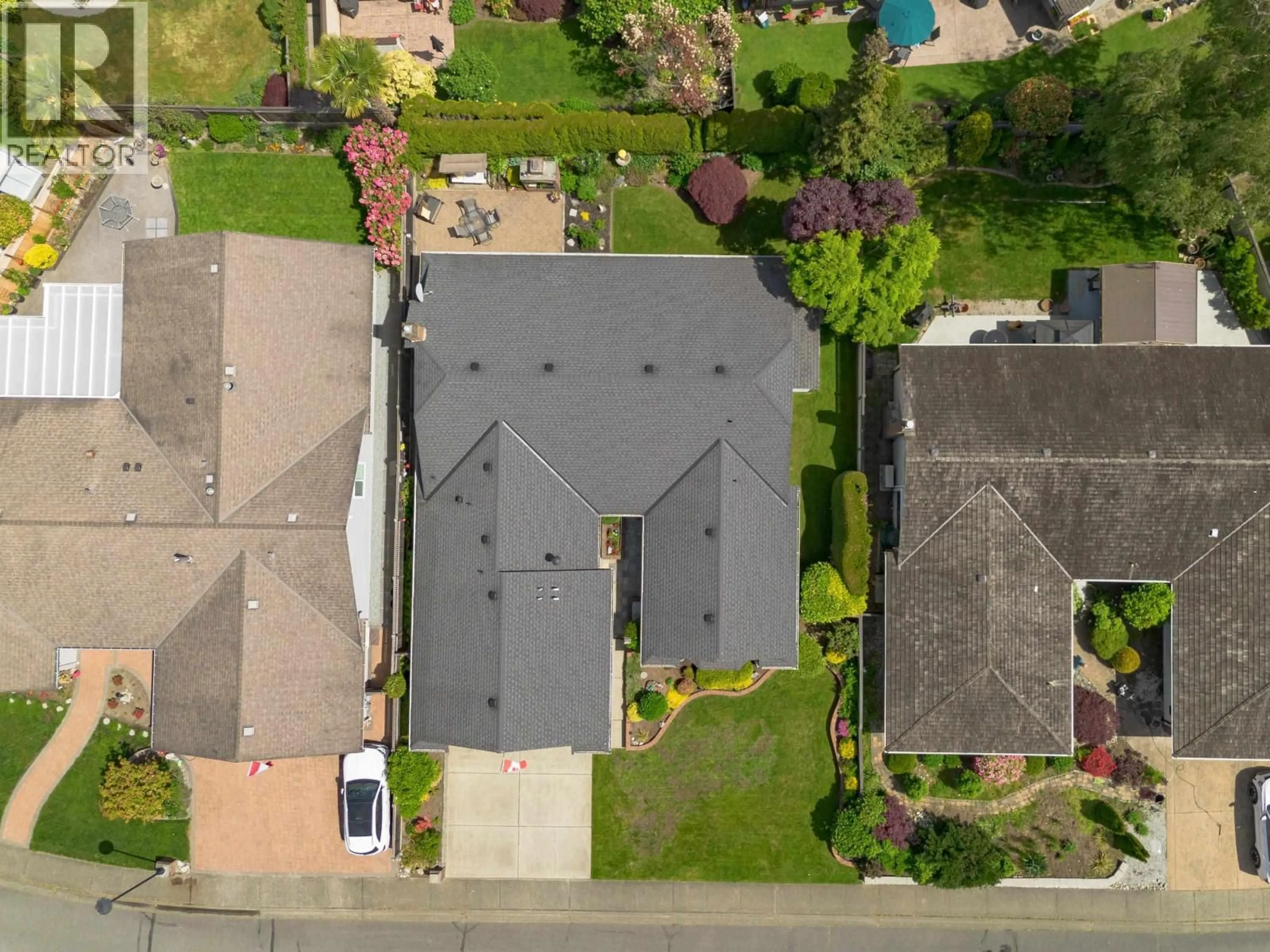 A pic from outside/outdoor area/front of a property/back of a property/a pic from drone, street for 5661 GOLDENROD CRESCENT, Delta British Columbia V4L2H9