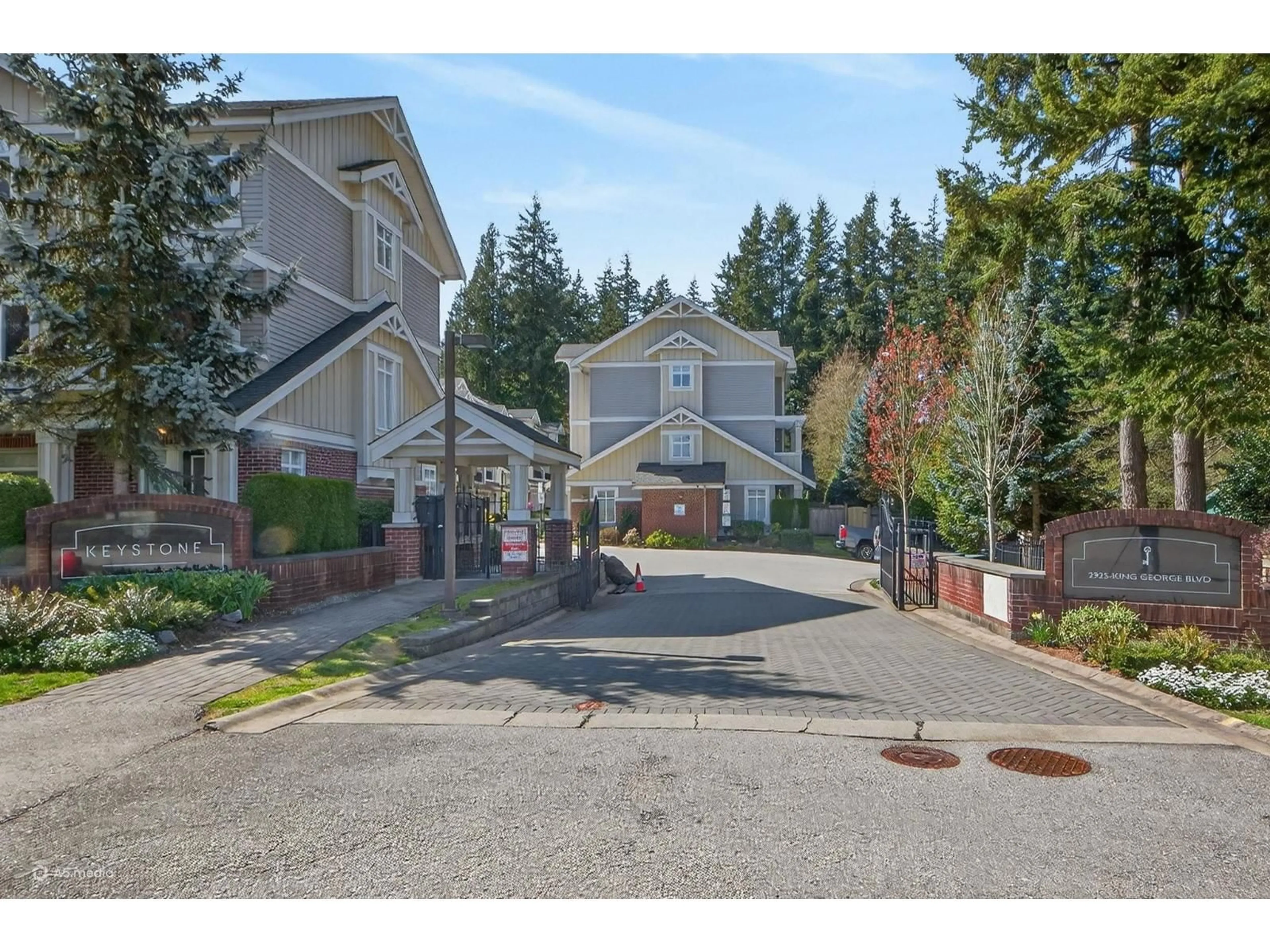 Unknown for 11 - 2925 KING GEORGE BOULEVARD, Surrey British Columbia V4P1B8