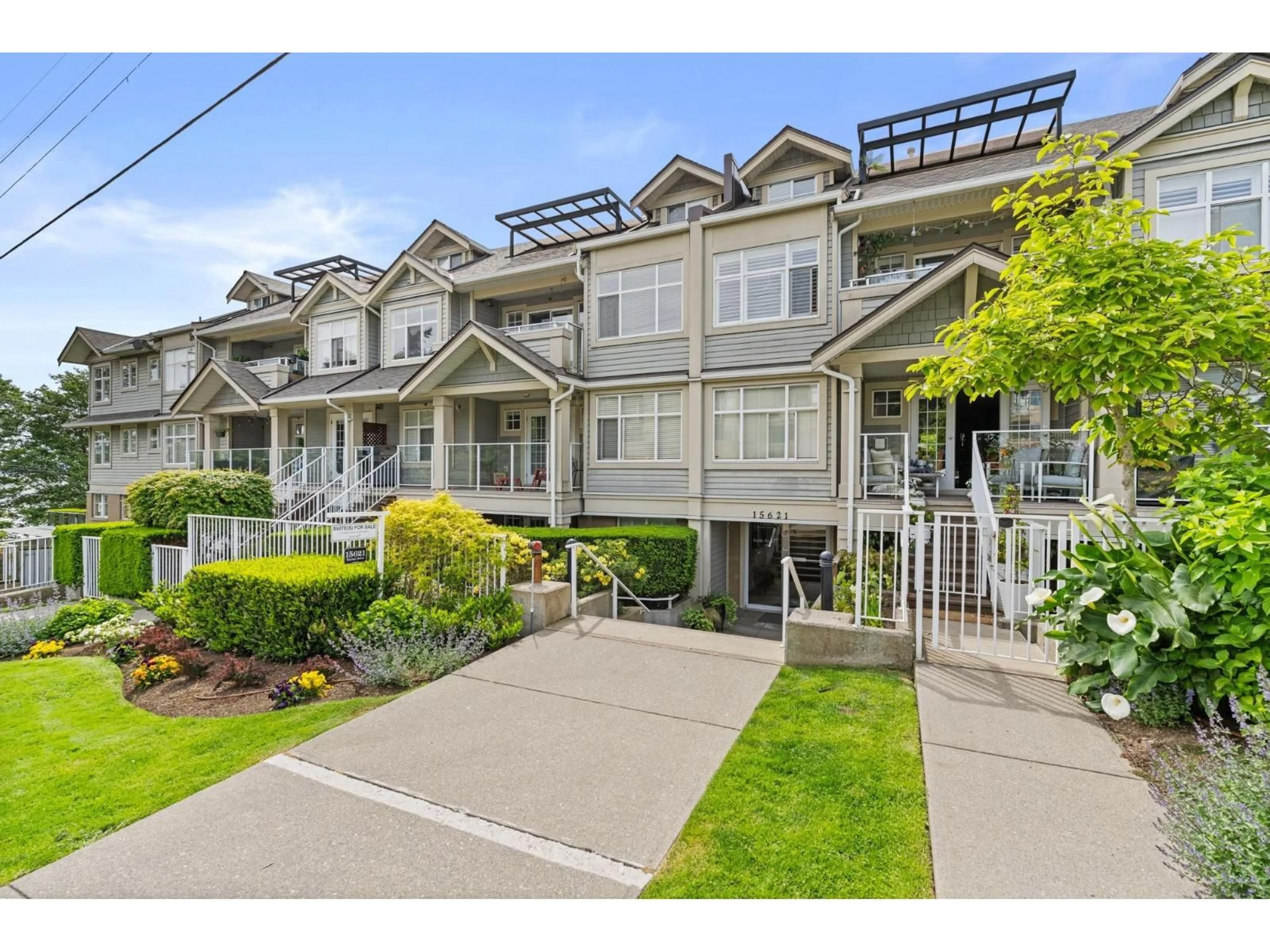 A pic from outside/outdoor area/front of a property/back of a property/a pic from drone, street for 212 - 15621 MARINE DRIVE, White Rock British Columbia V4B1E1