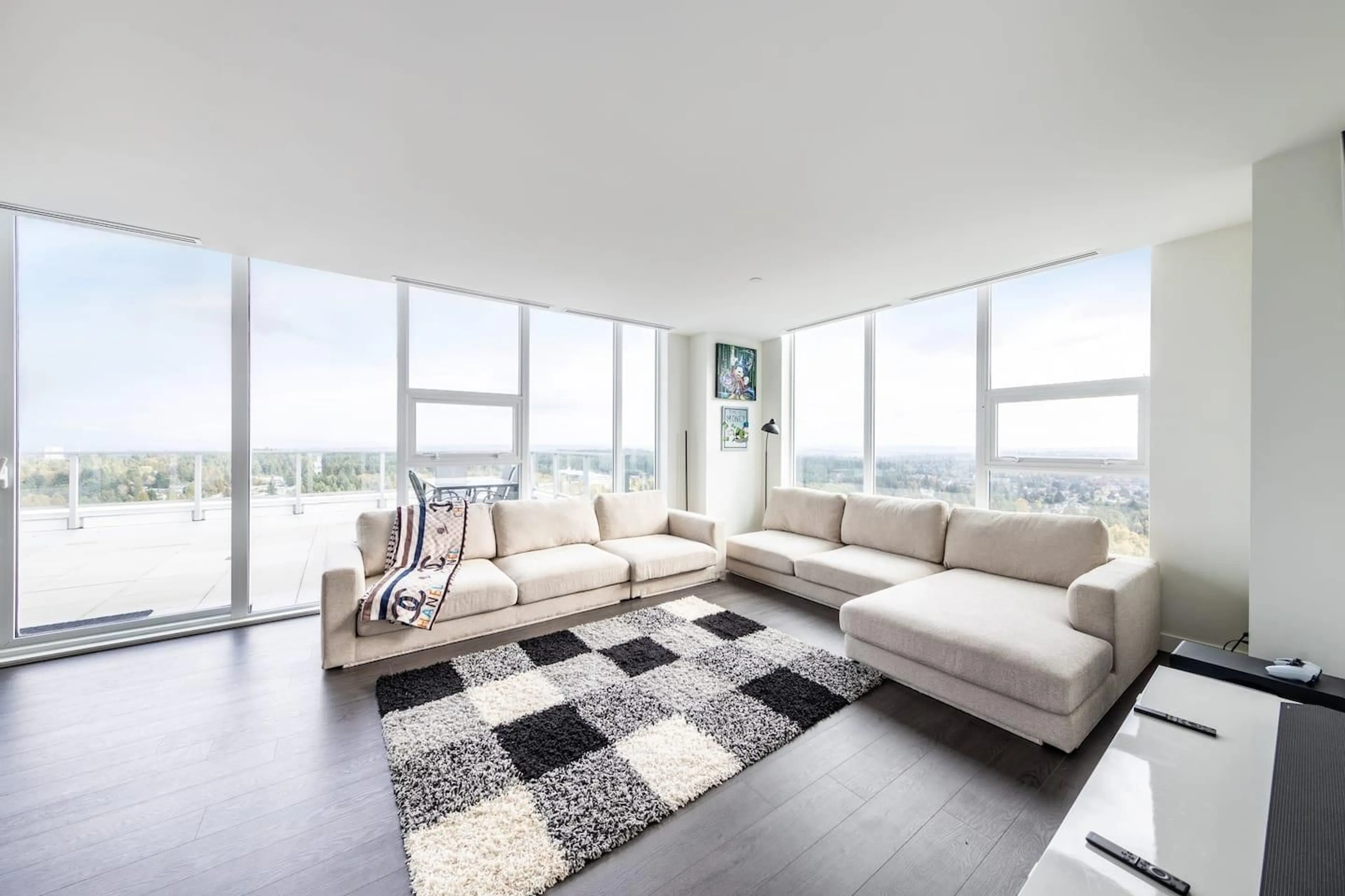 Living room with furniture, unknown for 3602 - 13778 100 AVENUE, Surrey British Columbia V3T0V3
