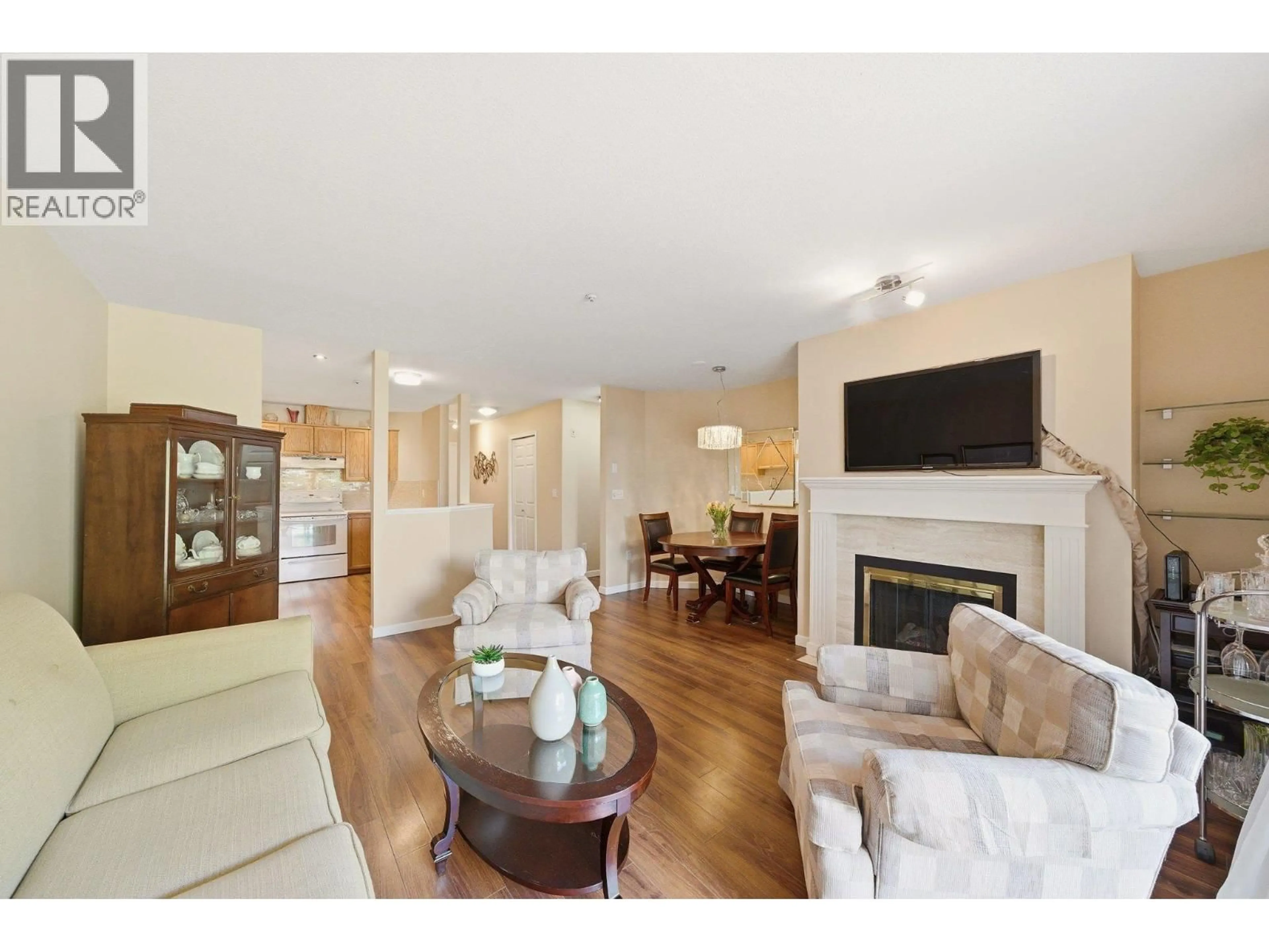 Living room with furniture, wood/laminate floor for 304 - 48 RICHMOND STREET, New Westminster British Columbia V3L5P4