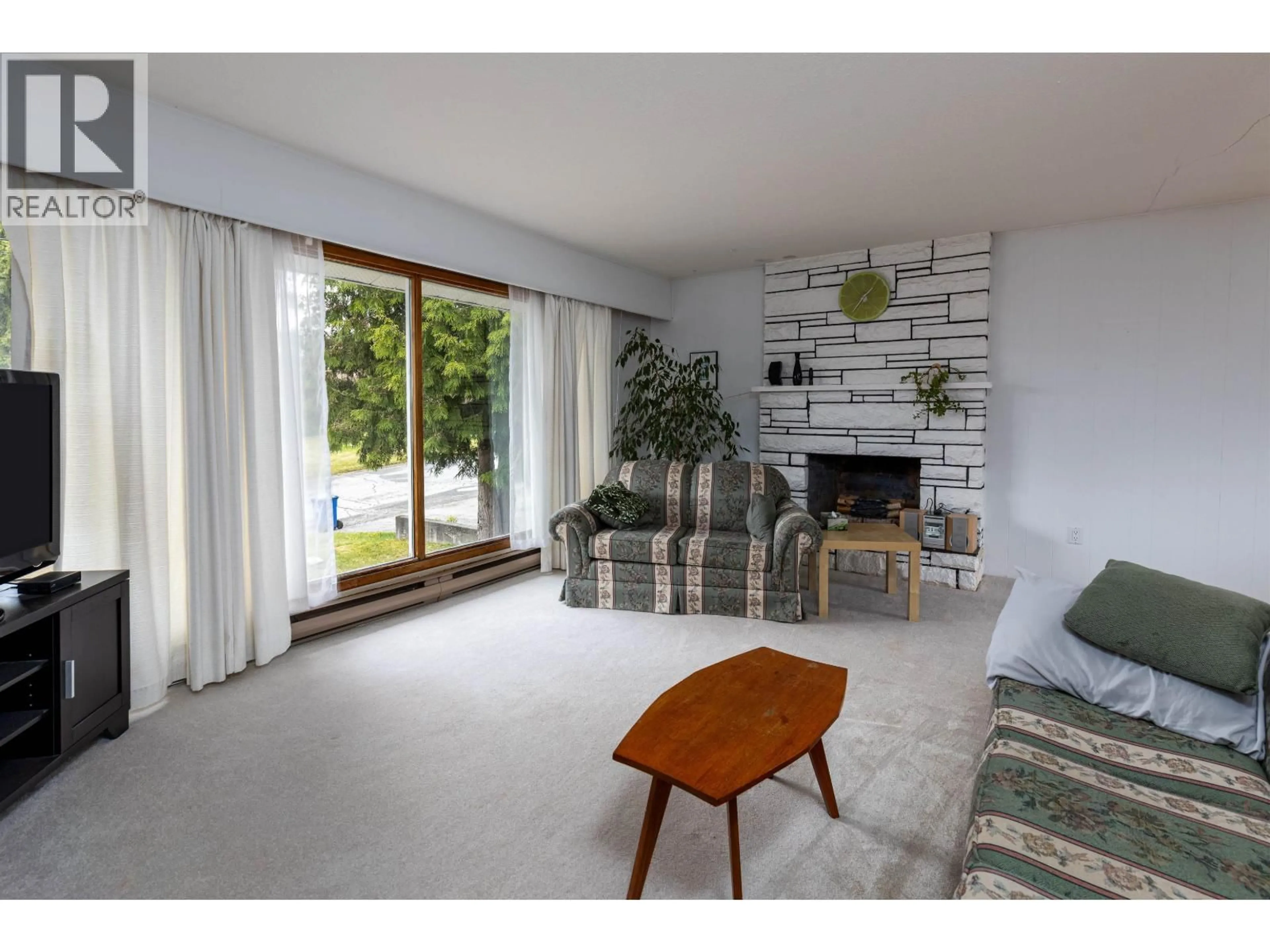 Living room with furniture, unknown for 2214 EVERGREEN STREET, Terrace British Columbia V8G2P8