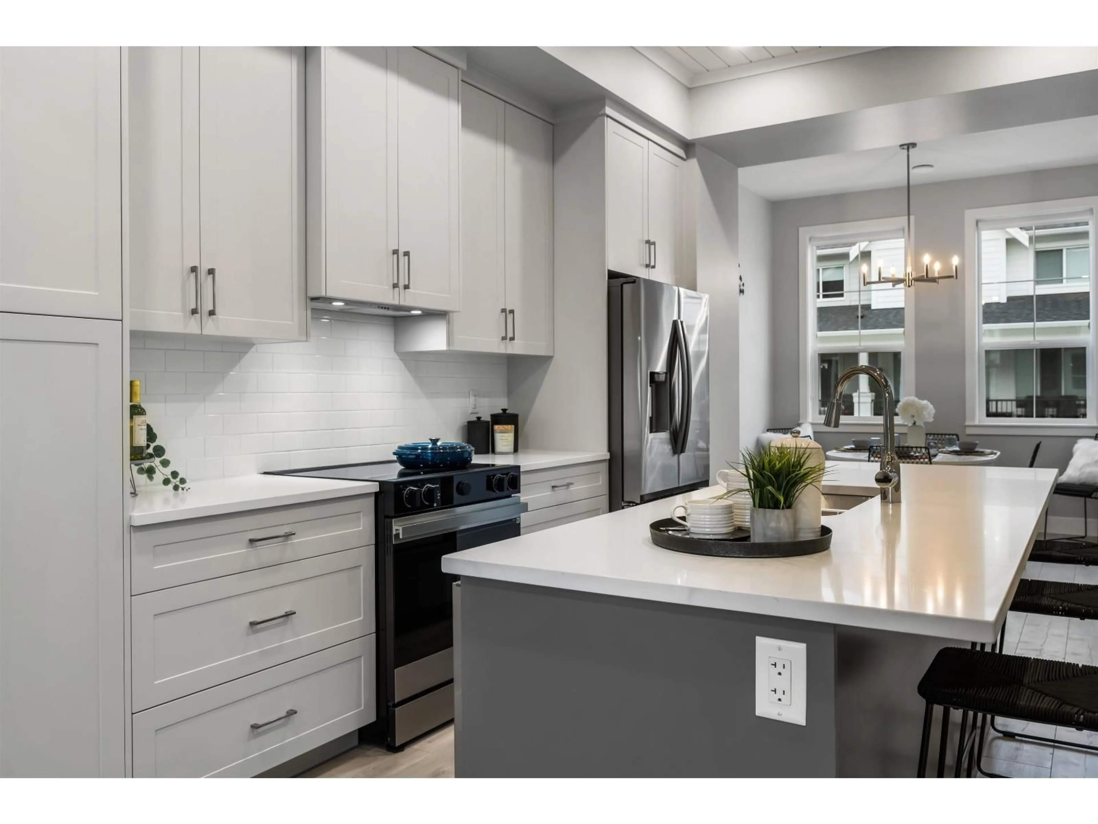 Open concept kitchen, ceramic/tile floor for 8 - 7300 COPPERWOOD STREET, Chilliwack British Columbia V2R6G7