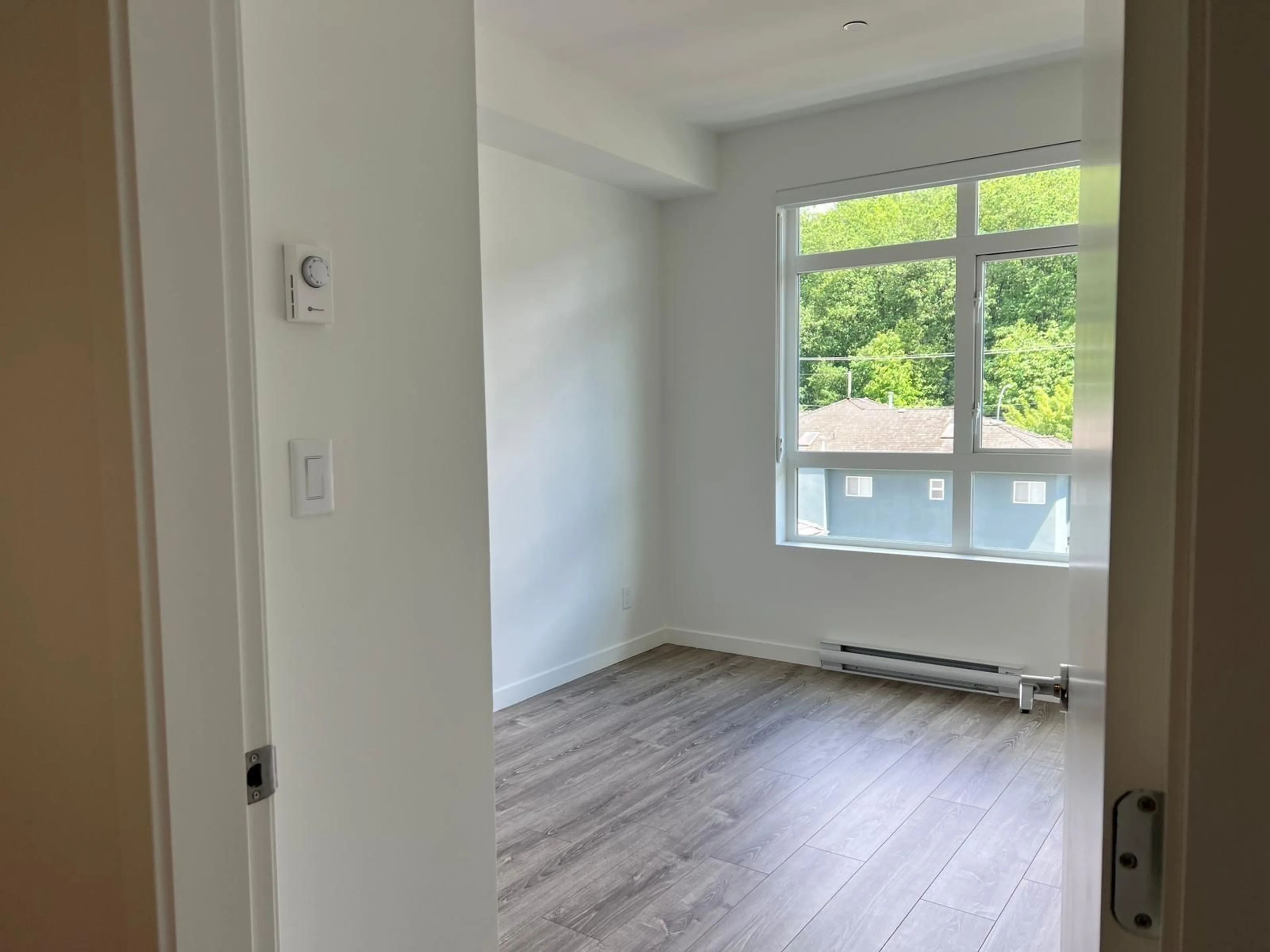 A pic of a room for 417 - 13969 96 AVENUE, Surrey British Columbia V3T0T1