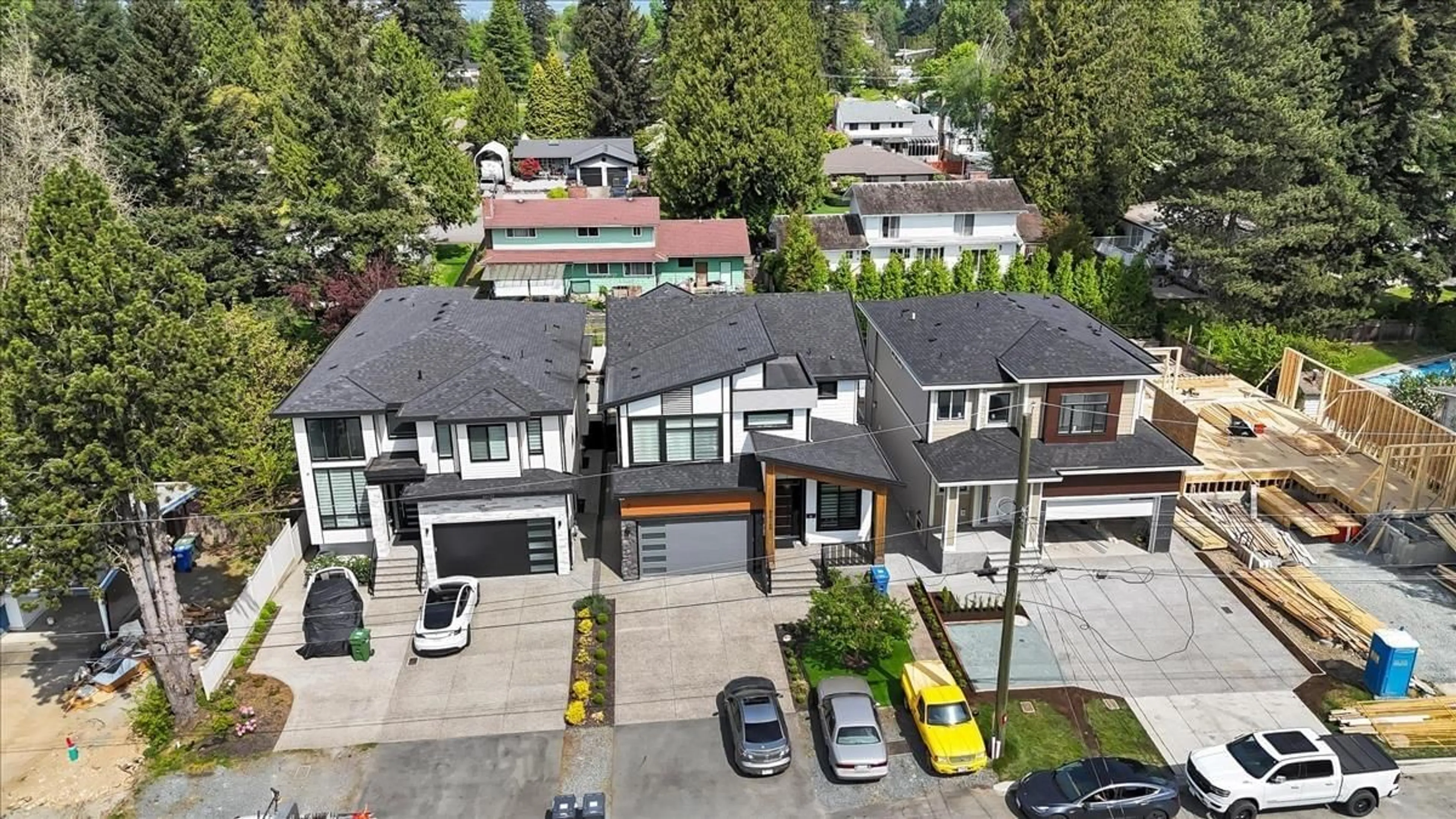 A pic from outside/outdoor area/front of a property/back of a property/a pic from drone, street for 34145 LARCH STREET, Abbotsford British Columbia V2S1S5