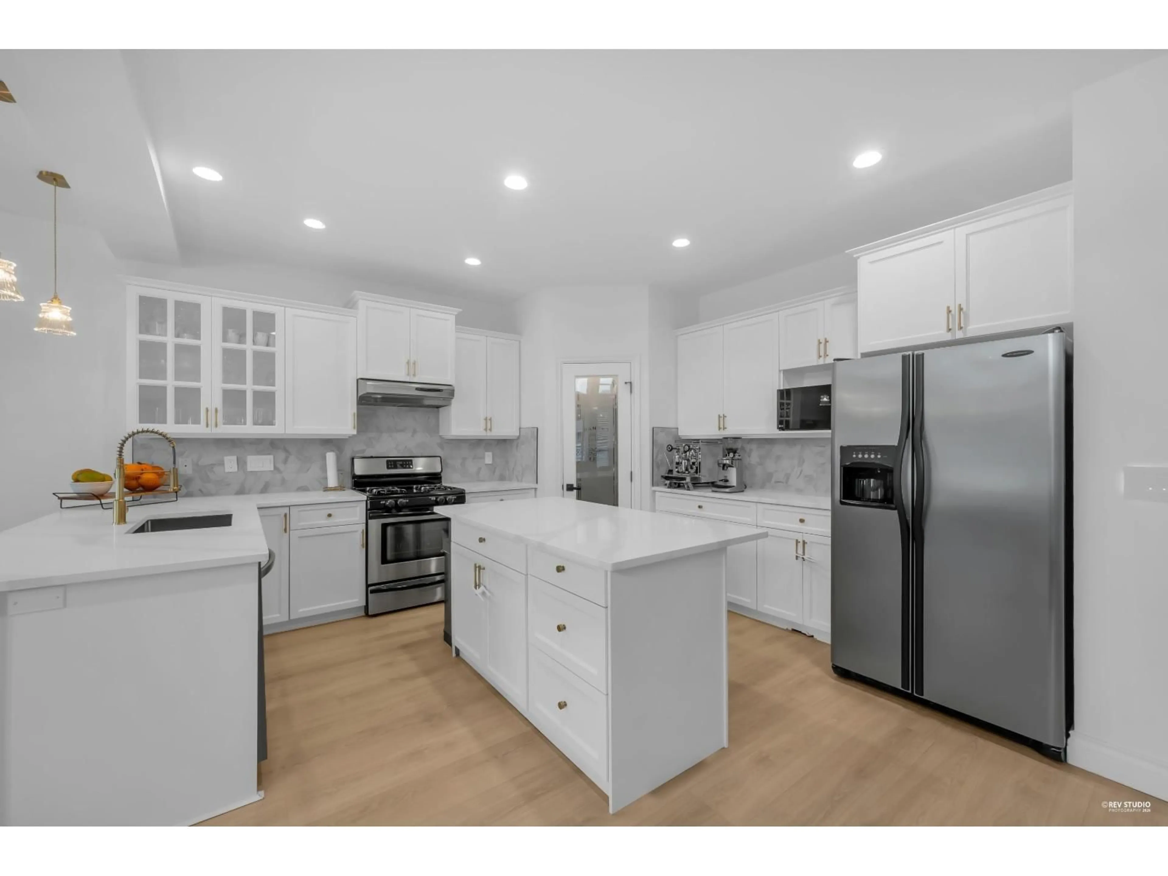 Open concept kitchen, unknown for 7260 197 STREET, Langley British Columbia V2Y3E6