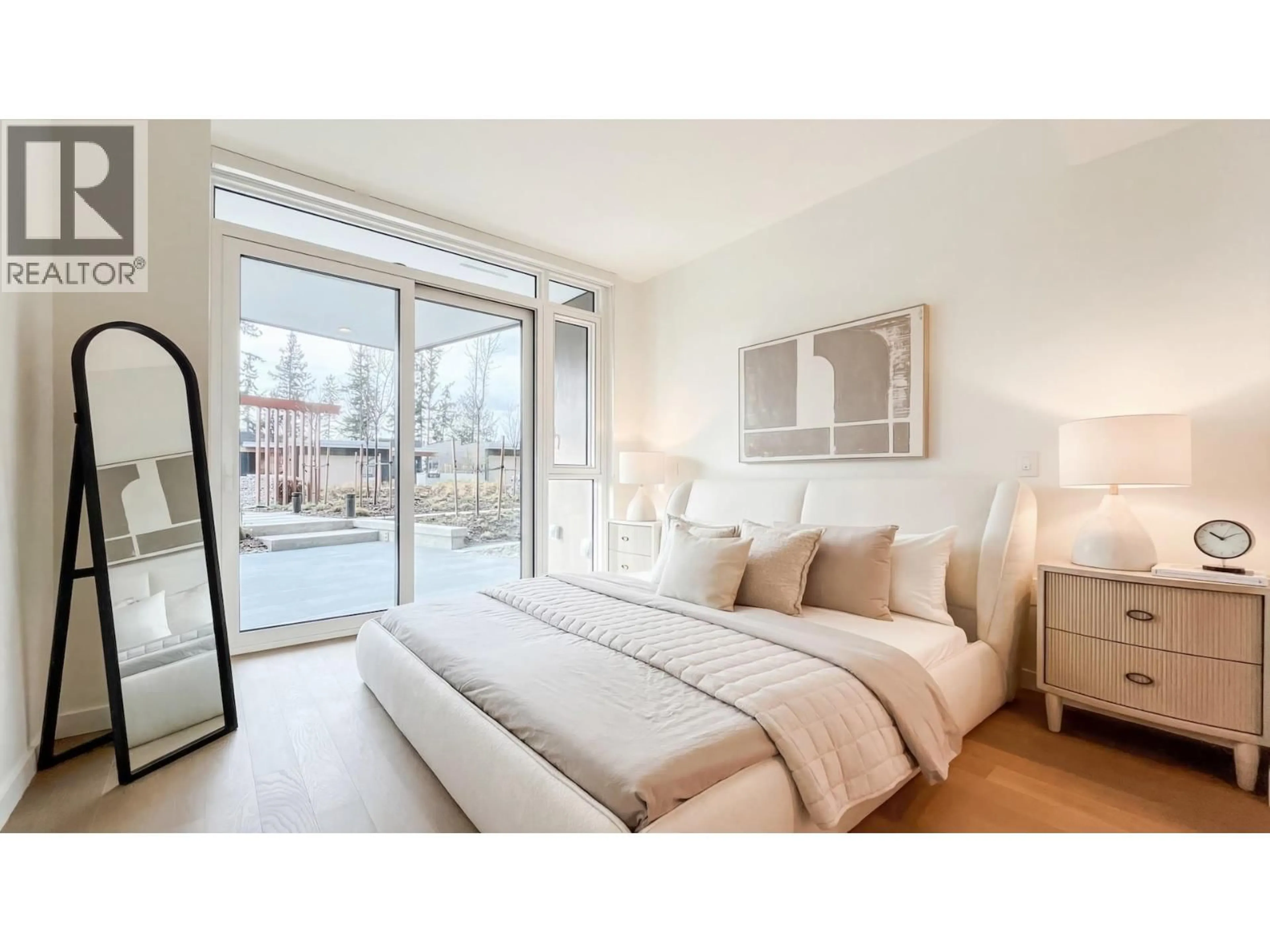 Bedroom with bed, unknown for 102 - 3963 UPLANDS WAY, West Vancouver British Columbia V7S0B7