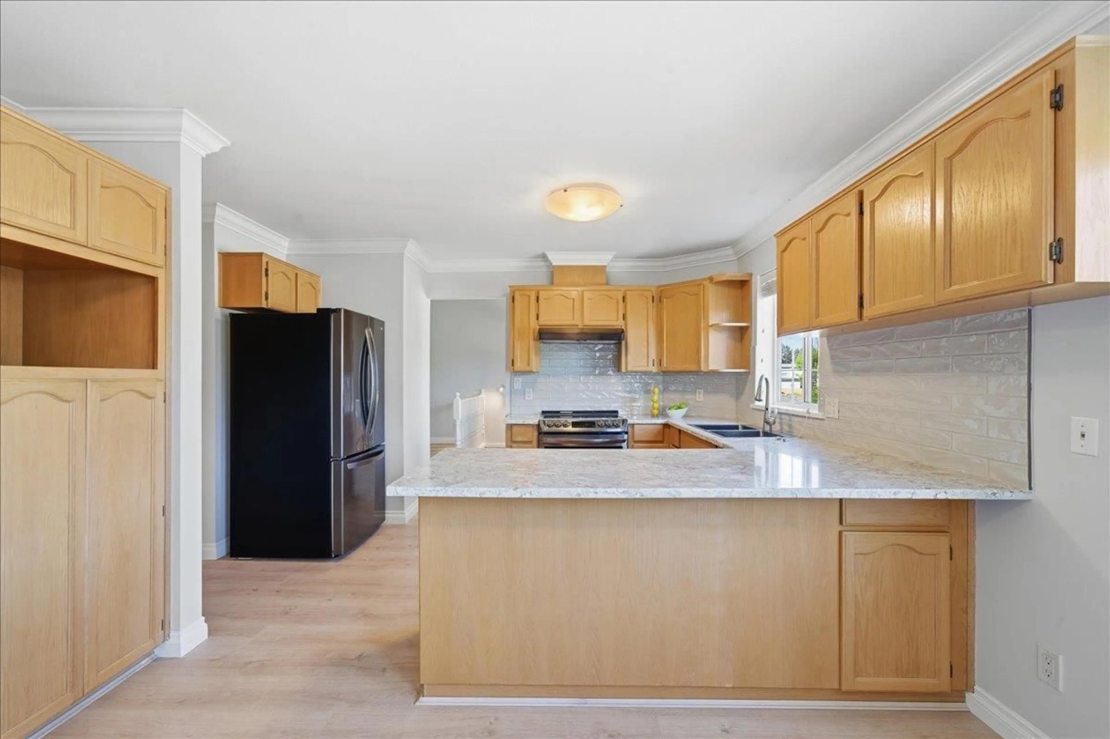 Standard kitchen, ceramic/tile floor for 21 - 5750 174TH STREET, Surrey British Columbia V3S7K3