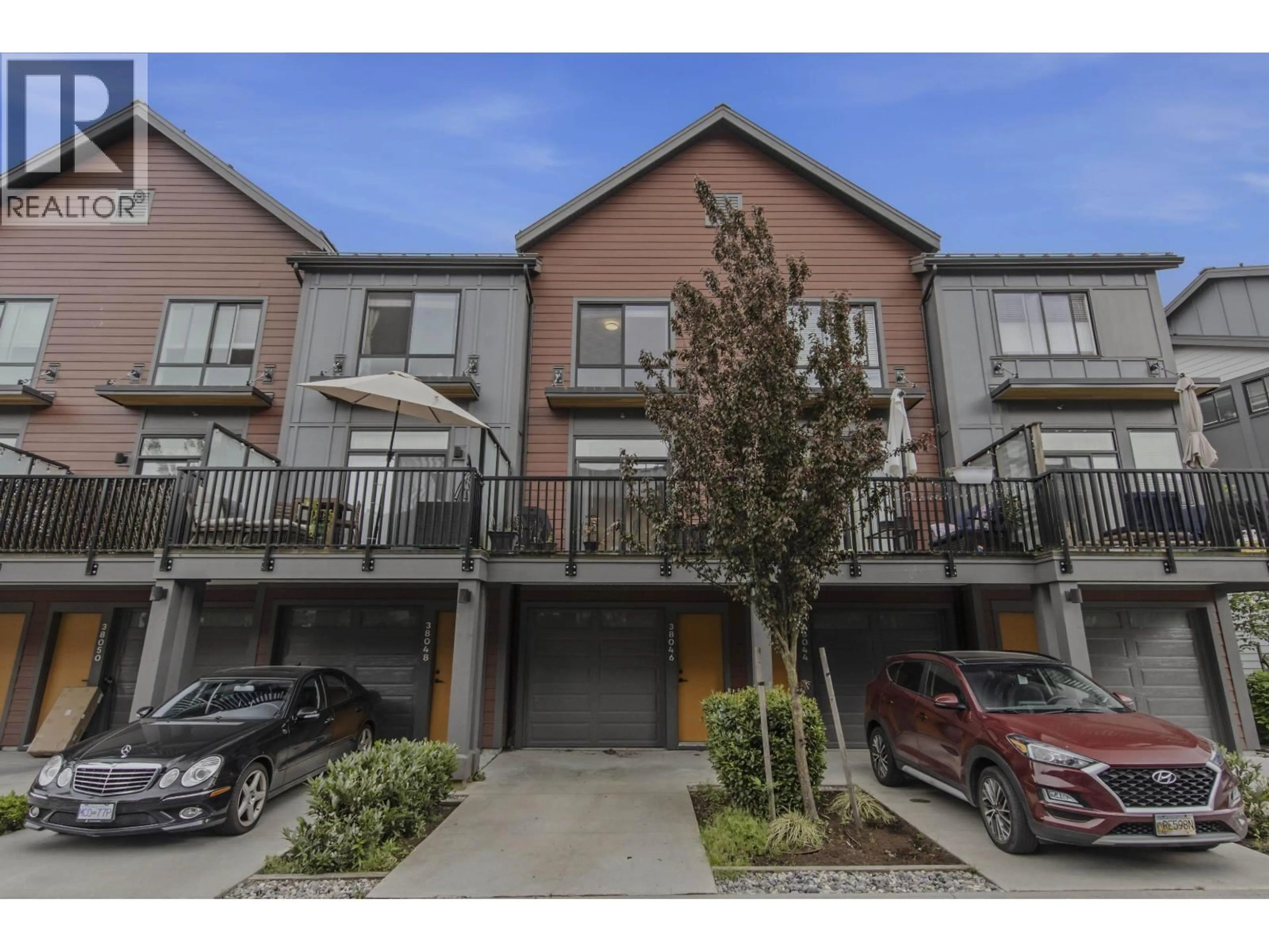 A pic from outside/outdoor area/front of a property/back of a property/a pic from drone, street for 38046 KEEL WAY, Squamish British Columbia V8B2A1