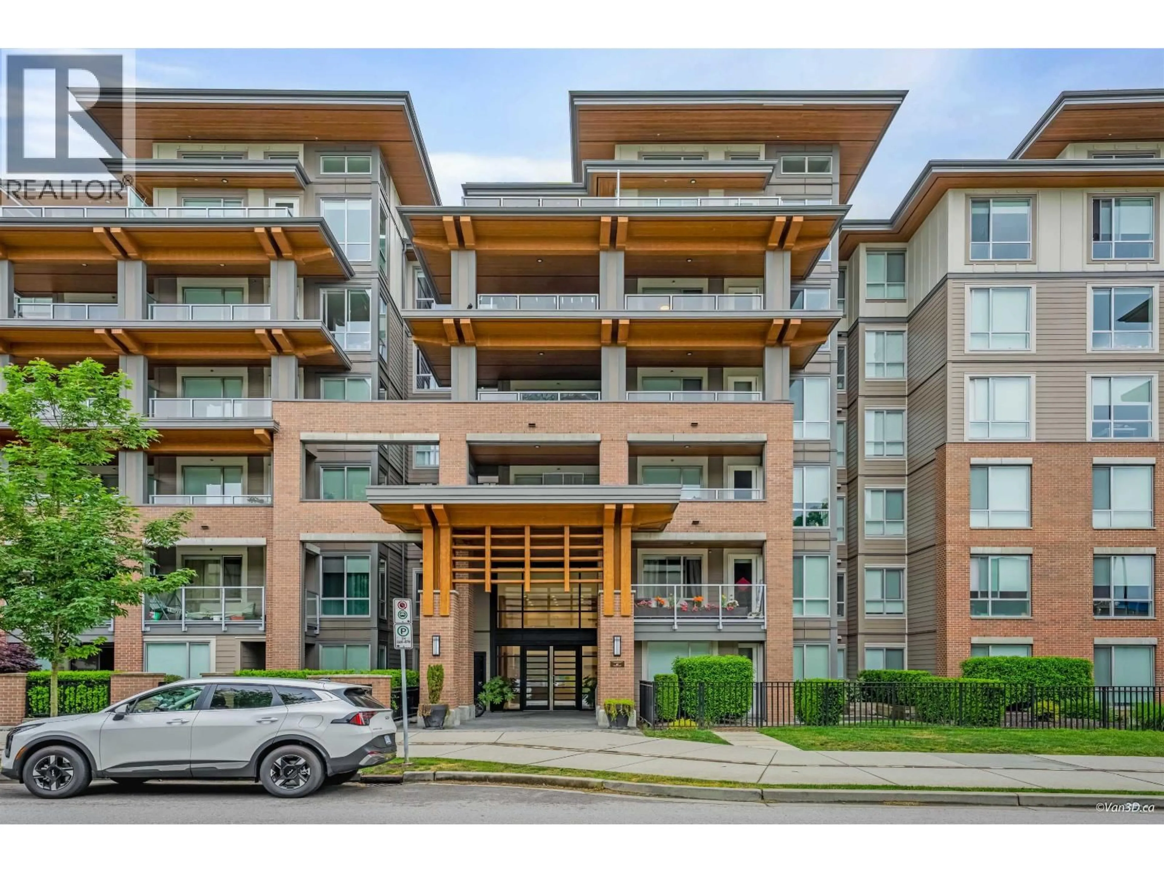 Indoor foyer for 209 - 7133 14TH AVENUE, Burnaby British Columbia V3N0H5