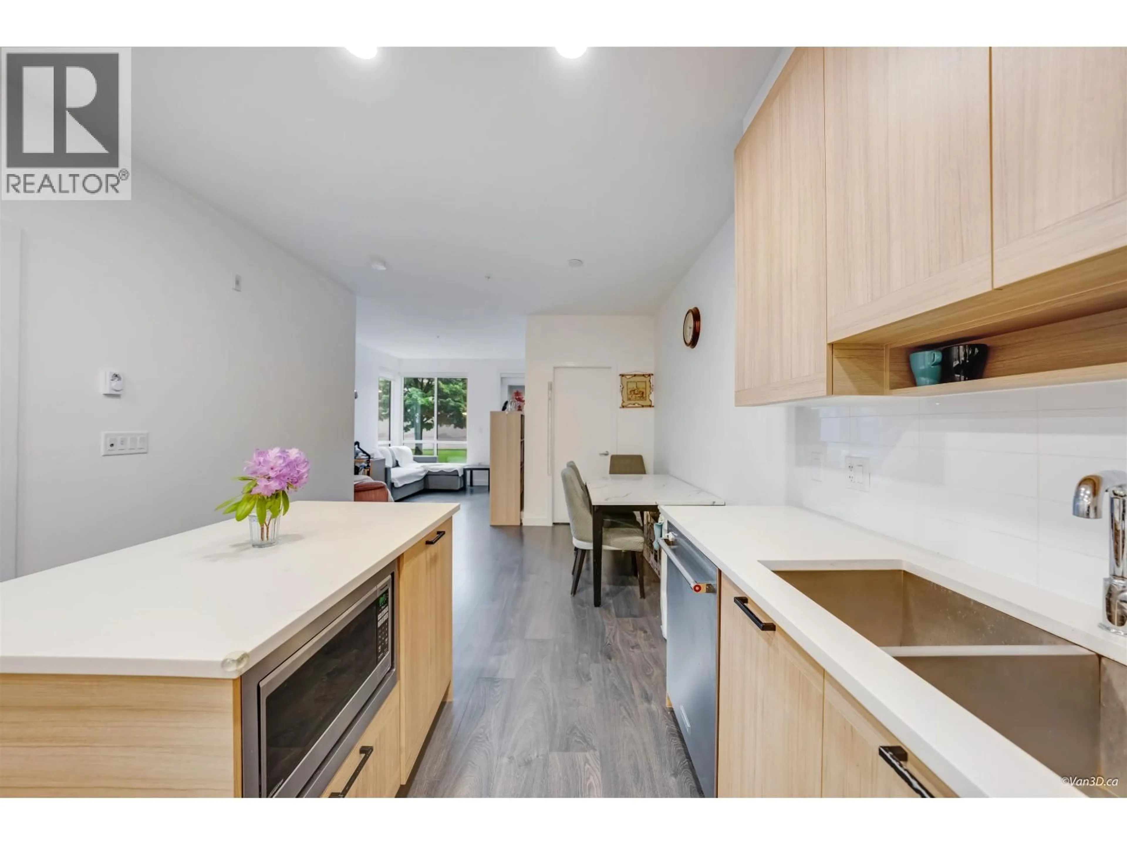Standard kitchen, wood/laminate floor for 209 - 7133 14TH AVENUE, Burnaby British Columbia V3N0H5
