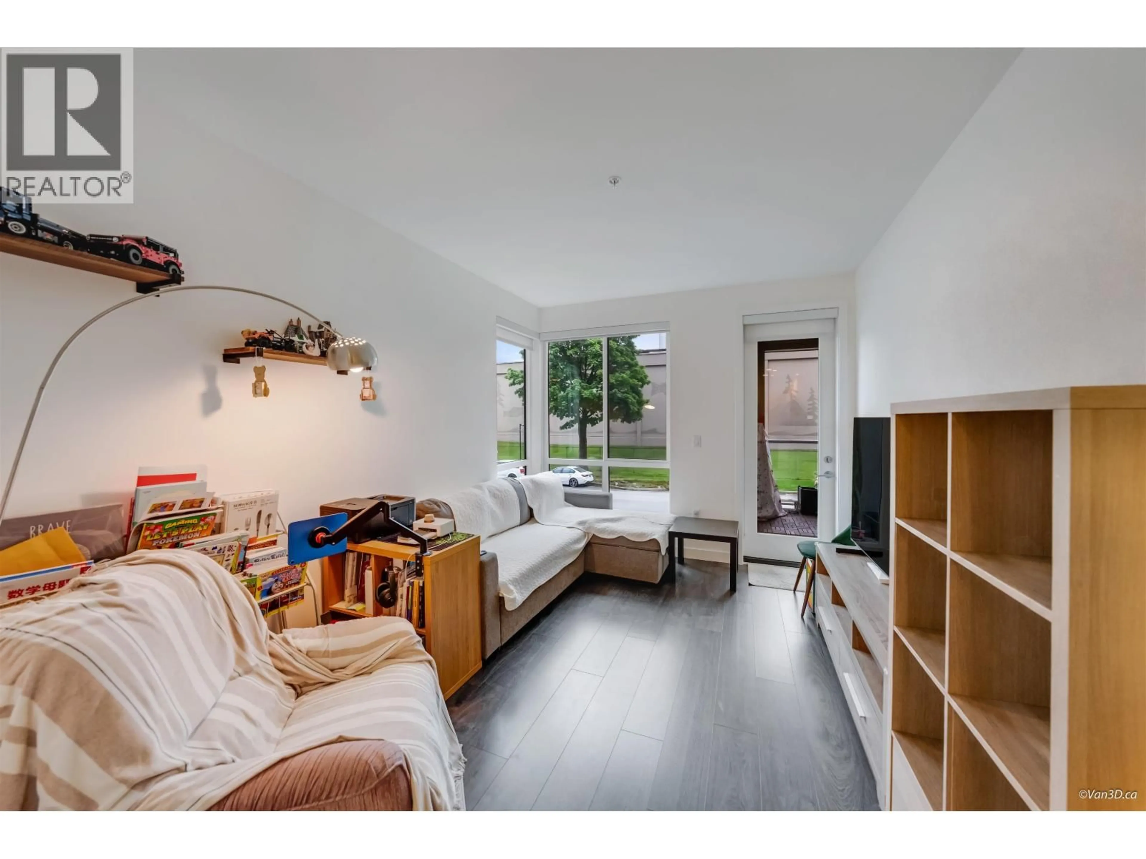 Living room with furniture, unknown for 209 - 7133 14TH AVENUE, Burnaby British Columbia V3N0H5